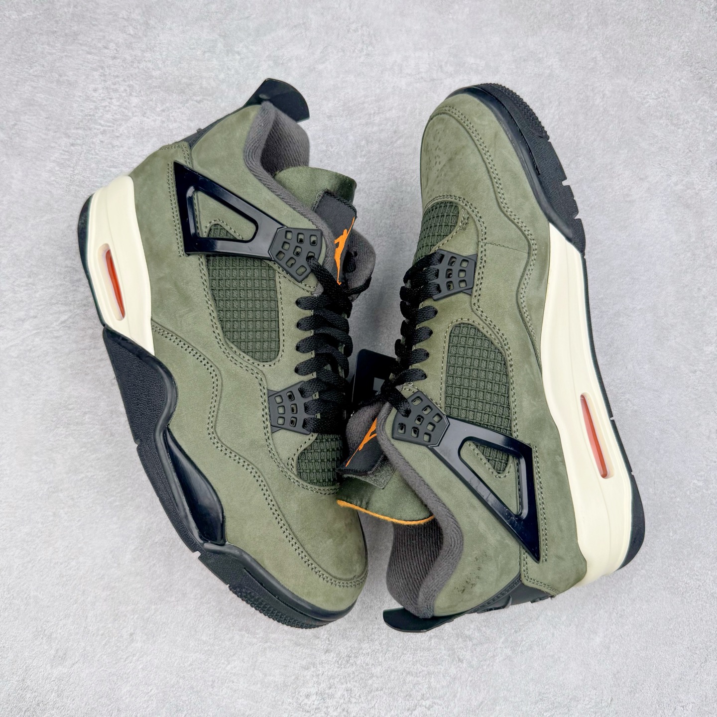 图片[3]-＃K版纯原 UNDEFEATED x Air Jordan AJ4 联名军绿黑 IB1519-200 全新升级改良 原鞋原楦原纸板同源开发 完美呈现乔4的版型 内侧正确双色网格 还原细节 原厂皮料 正确气垫颜色 正确网格工艺 正确拉帮工艺 全鞋原装材料制作 原档案原模具打造 支持全方位与正品对比 尺码：40 40.5 41 42 42.5 43 44 44.5 45 46 47.5-选品中心
