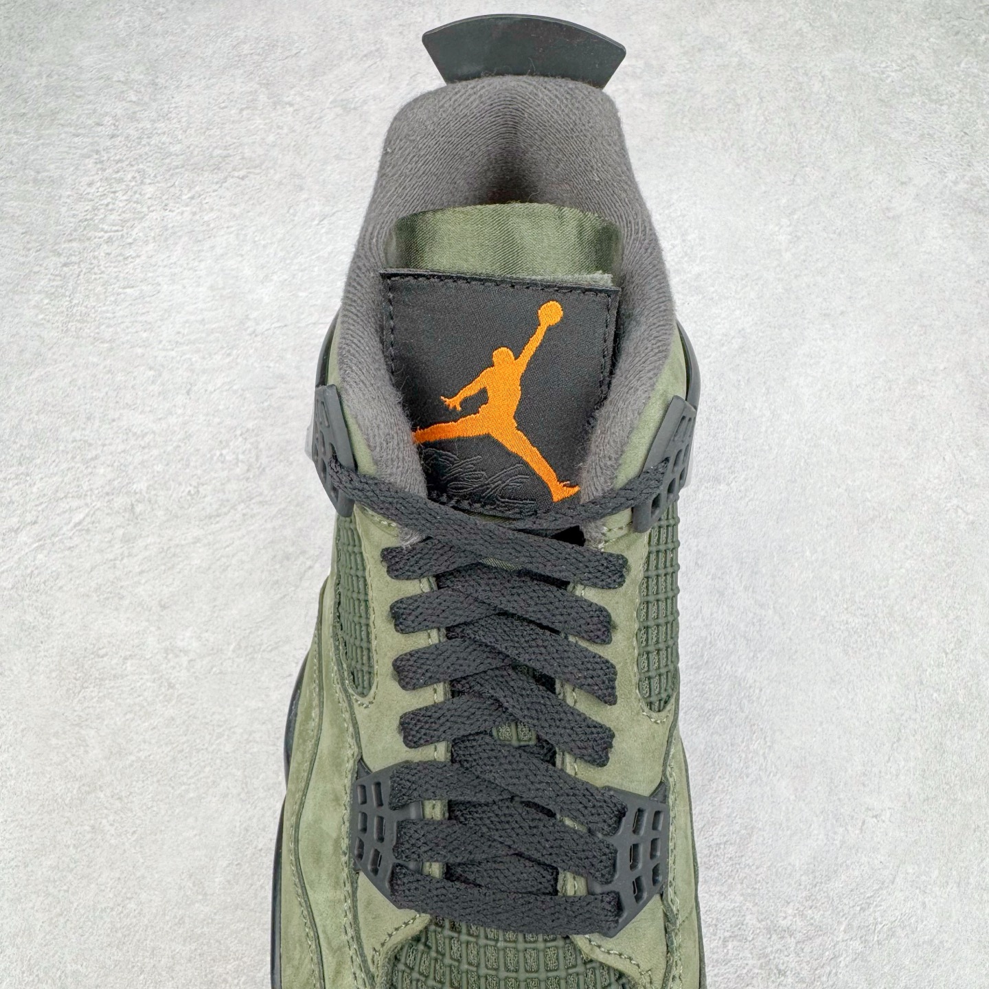 图片[5]-＃K版纯原 UNDEFEATED x Air Jordan AJ4 联名军绿黑 IB1519-200 全新升级改良 原鞋原楦原纸板同源开发 完美呈现乔4的版型 内侧正确双色网格 还原细节 原厂皮料 正确气垫颜色 正确网格工艺 正确拉帮工艺 全鞋原装材料制作 原档案原模具打造 支持全方位与正品对比 尺码：40 40.5 41 42 42.5 43 44 44.5 45 46 47.5-选品中心