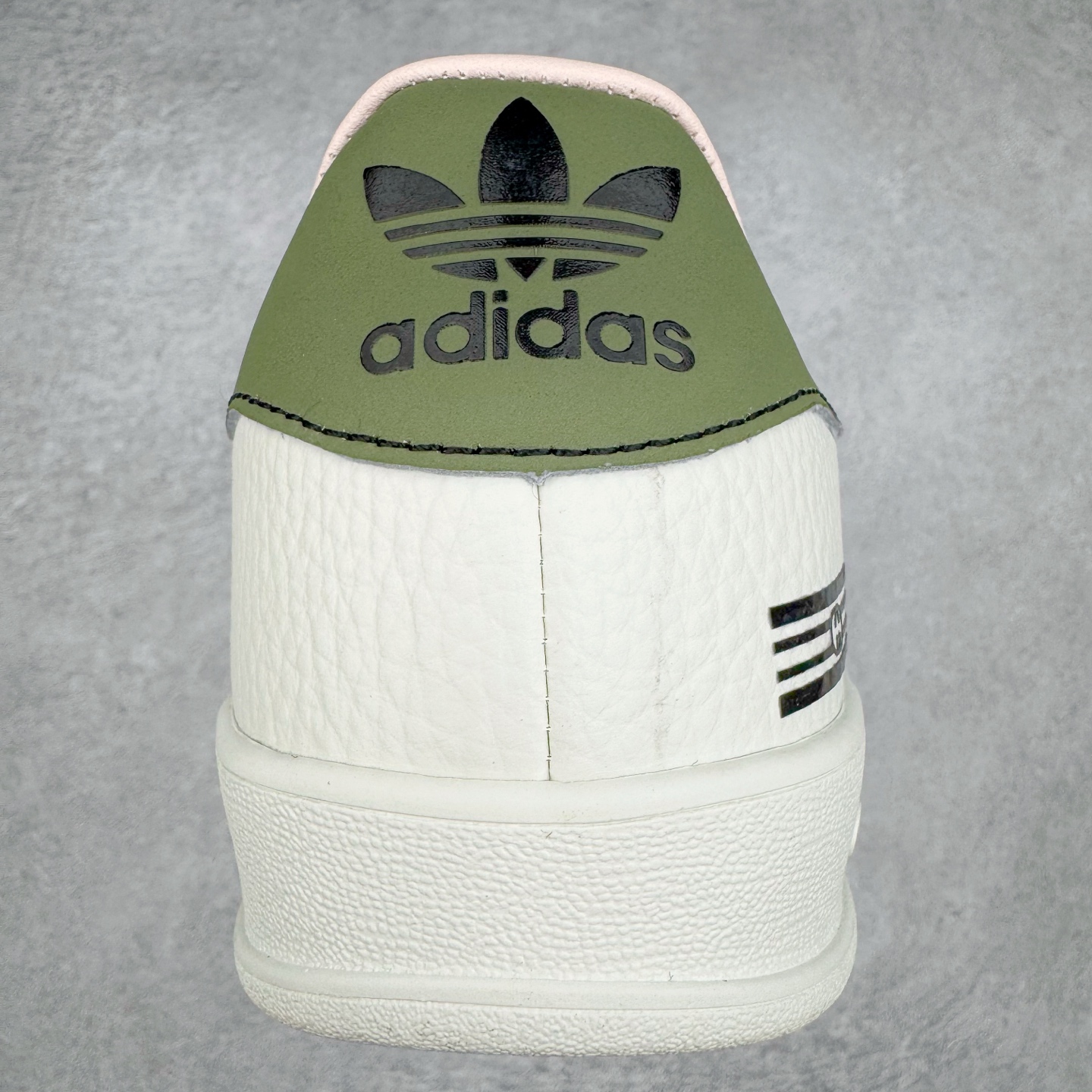 图片[8]-＃C2 AD Gazelle Indoor Trainers 羚羊内训系列低帮复古百搭休闲运动德训风板鞋 DM1234 90年代经典的复刻版！自60年代以足球训练鞋面世以来,Gazelle就以其经典设计席卷全球。1991年版本的复刻,再造经典Gazelle。采用皮革打造,搭配浊色细节,让这款经典更加简约。尺码：36 36⅔ 37⅓ 38 38⅔ 39⅓ 40 40⅔ 41⅓ 42 42⅔ 43⅓ 44⅓ 44⅔ 45-选品中心