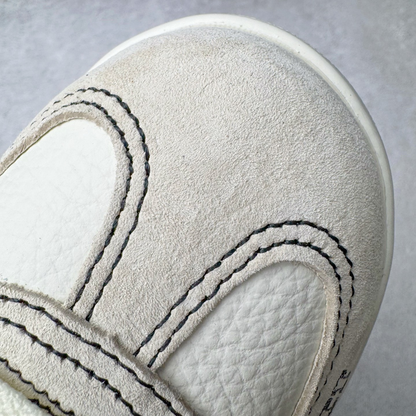 图片[11]-＃C2 AD Gazelle Indoor Trainers 羚羊内训系列低帮复古百搭休闲运动德训风板鞋 DM1234 90年代经典的复刻版！自60年代以足球训练鞋面世以来,Gazelle就以其经典设计席卷全球。1991年版本的复刻,再造经典Gazelle。采用皮革打造,搭配浊色细节,让这款经典更加简约。尺码：36 36⅔ 37⅓ 38 38⅔ 39⅓ 40 40⅔ 41⅓ 42 42⅔ 43⅓ 44⅓ 44⅔ 45-选品中心