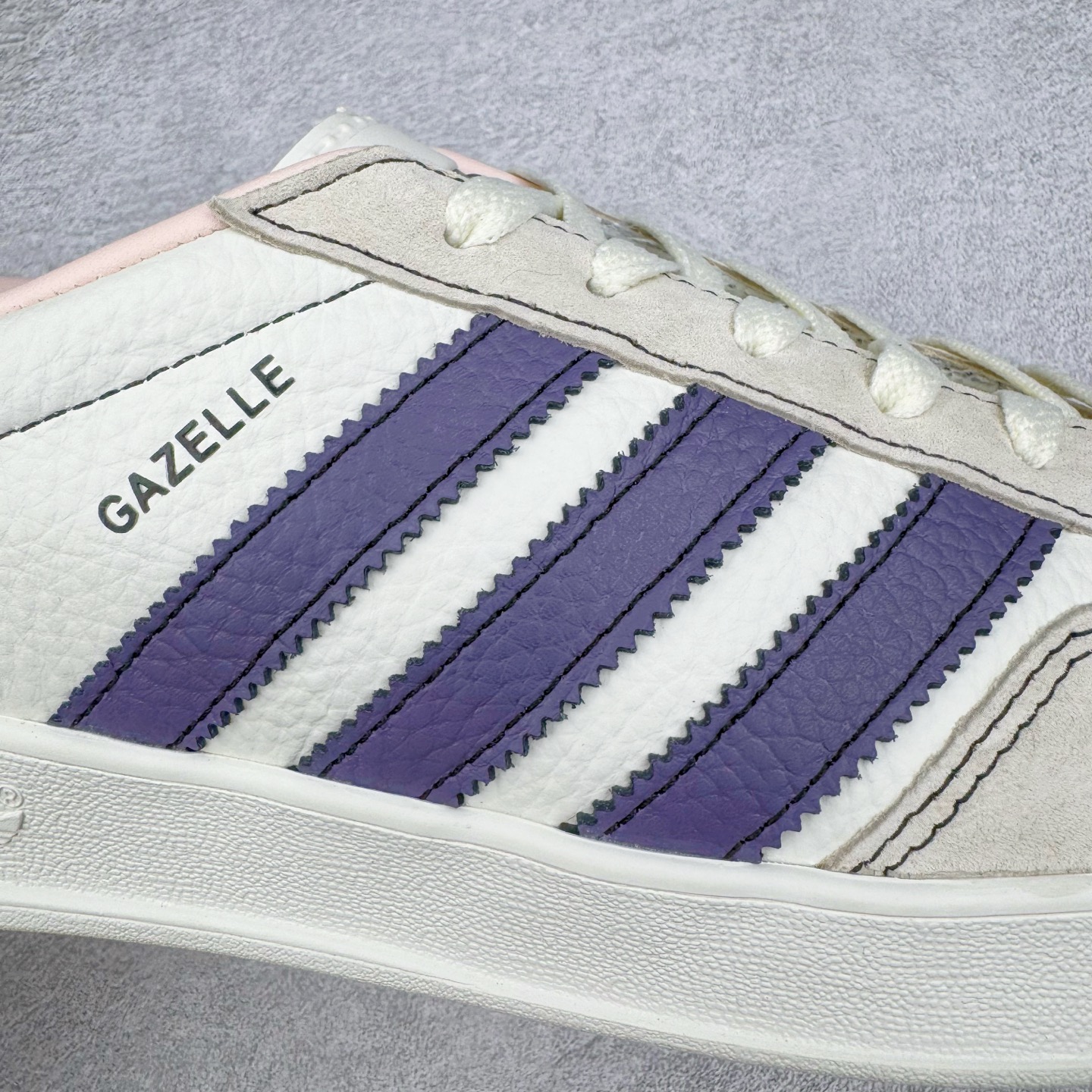 图片[16]-＃C2 AD Gazelle Indoor Trainers 羚羊内训系列低帮复古百搭休闲运动德训风板鞋 DM1234 90年代经典的复刻版！自60年代以足球训练鞋面世以来,Gazelle就以其经典设计席卷全球。1991年版本的复刻,再造经典Gazelle。采用皮革打造,搭配浊色细节,让这款经典更加简约。尺码：36 36⅔ 37⅓ 38 38⅔ 39⅓ 40 40⅔ 41⅓ 42 42⅔ 43⅓ 44⅓ 44⅔ 45-选品中心
