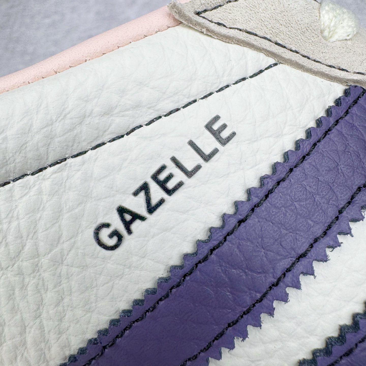 图片[15]-＃C2 AD Gazelle Indoor Trainers 羚羊内训系列低帮复古百搭休闲运动德训风板鞋 DM1234 90年代经典的复刻版！自60年代以足球训练鞋面世以来,Gazelle就以其经典设计席卷全球。1991年版本的复刻,再造经典Gazelle。采用皮革打造,搭配浊色细节,让这款经典更加简约。尺码：36 36⅔ 37⅓ 38 38⅔ 39⅓ 40 40⅔ 41⅓ 42 42⅔ 43⅓ 44⅓ 44⅔ 45-选品中心