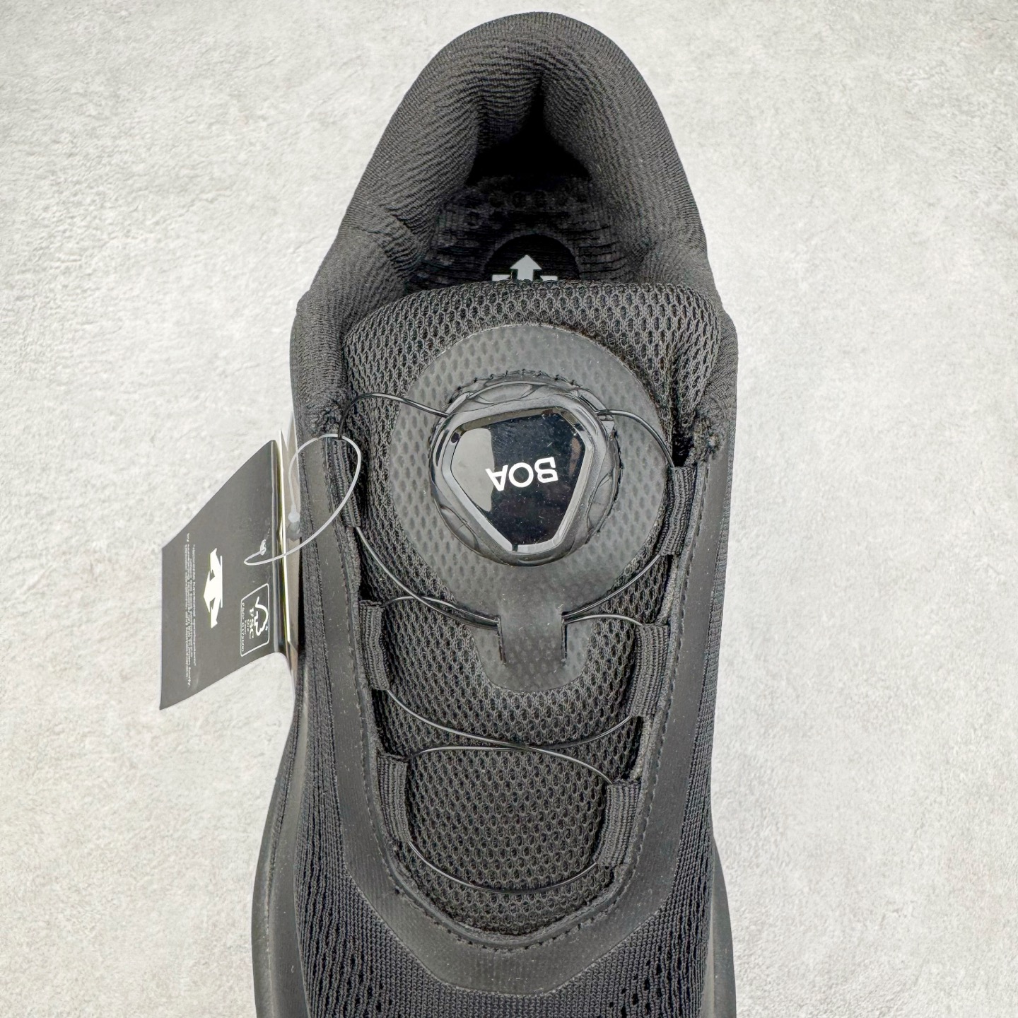 图片[5]-＃HP DESCENTE Enerzite 迪桑特时尚潮流 低帮跑步鞋 DESCENTE（迪桑特）创立于1935年，品牌名取自法语词汇，意为“滑降”。品牌箭头标识代表滑雪的三种技术“高速直线滑行”、“穿越”和“侧滑”，也寓意品牌在打造高端专业运动产品中不断追求完美的创新精神，致力于成为中国高端专业滑雪、综训、女子、铁人三项、高尔夫的第一品牌。尺码：36 36.5 37 38 38.5 39 40 40.5 41 42 42.5 43 44 44.5 45-选品中心