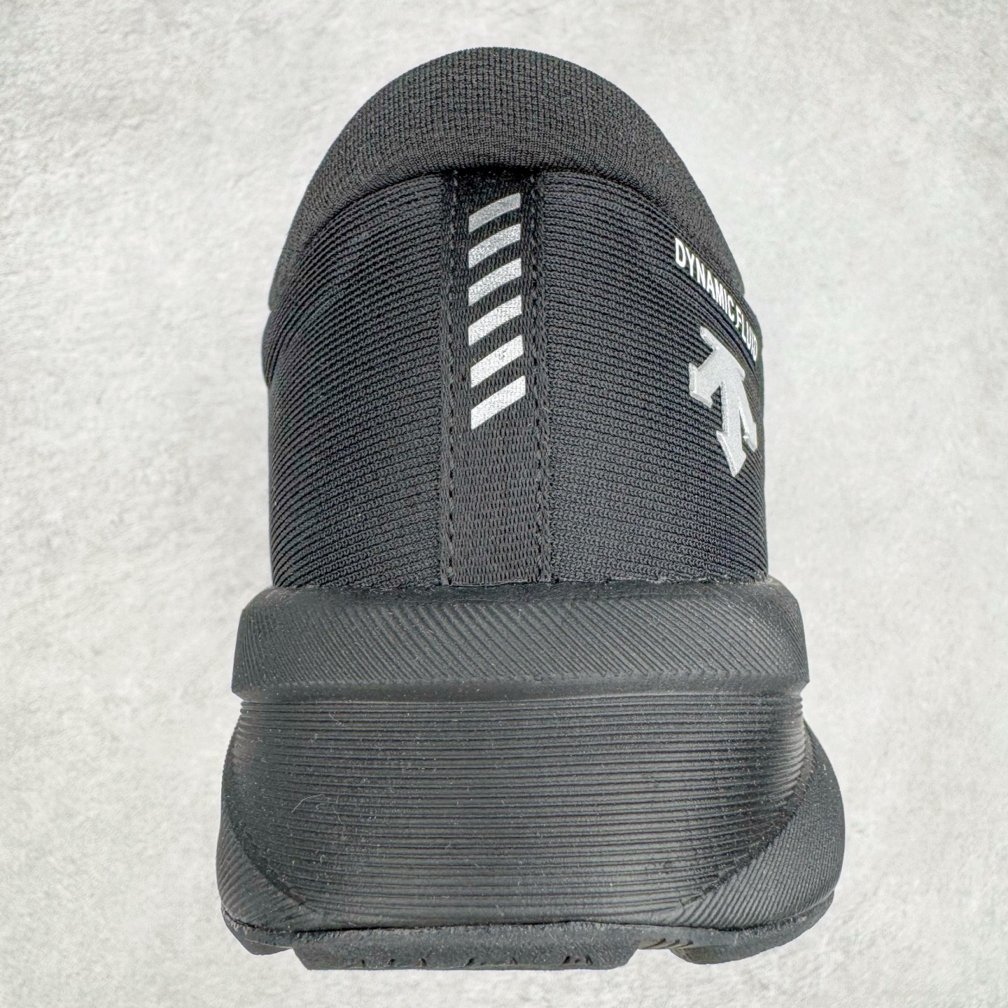 图片[8]-＃HP DESCENTE Enerzite 迪桑特时尚潮流 低帮跑步鞋 DESCENTE（迪桑特）创立于1935年，品牌名取自法语词汇，意为“滑降”。品牌箭头标识代表滑雪的三种技术“高速直线滑行”、“穿越”和“侧滑”，也寓意品牌在打造高端专业运动产品中不断追求完美的创新精神，致力于成为中国高端专业滑雪、综训、女子、铁人三项、高尔夫的第一品牌。尺码：36 36.5 37 38 38.5 39 40 40.5 41 42 42.5 43 44 44.5 45-选品中心