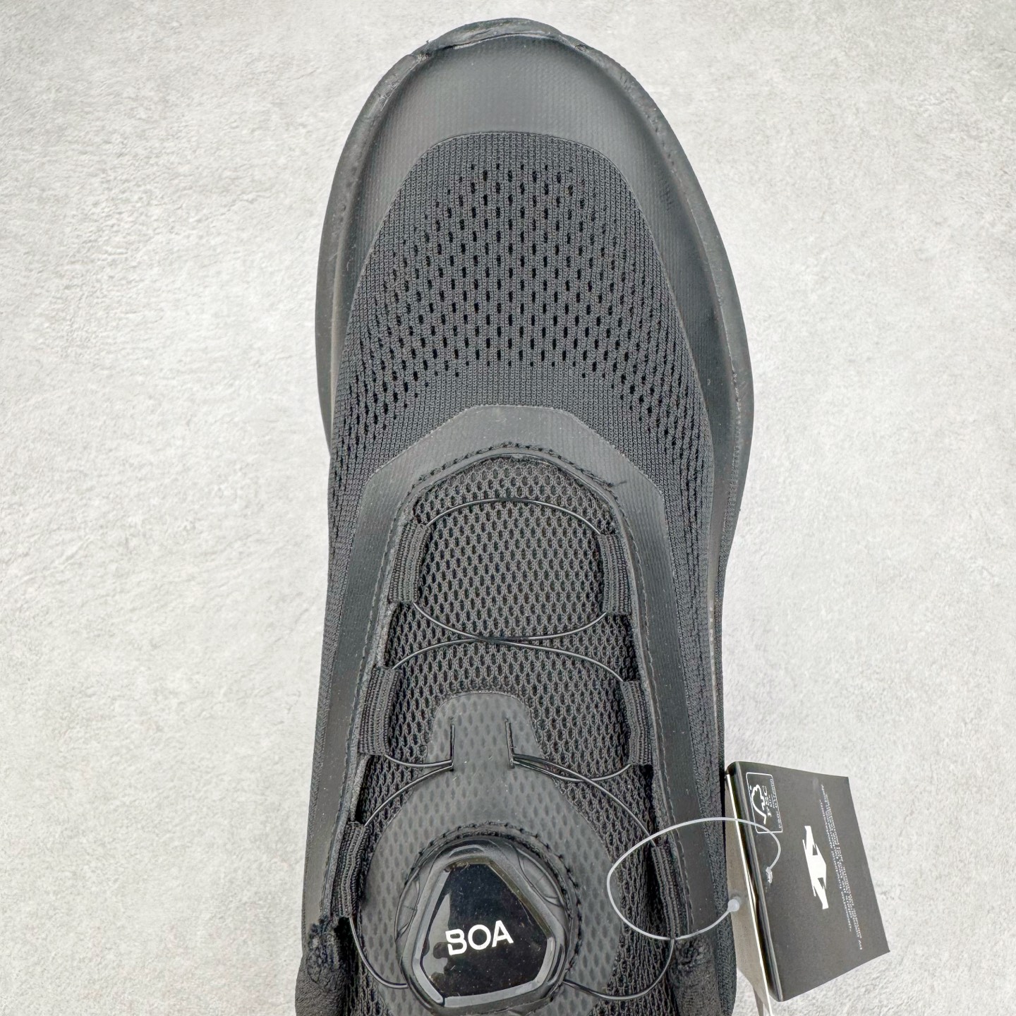 图片[4]-＃HP DESCENTE Enerzite 迪桑特时尚潮流 低帮跑步鞋 DESCENTE（迪桑特）创立于1935年，品牌名取自法语词汇，意为“滑降”。品牌箭头标识代表滑雪的三种技术“高速直线滑行”、“穿越”和“侧滑”，也寓意品牌在打造高端专业运动产品中不断追求完美的创新精神，致力于成为中国高端专业滑雪、综训、女子、铁人三项、高尔夫的第一品牌。尺码：36 36.5 37 38 38.5 39 40 40.5 41 42 42.5 43 44 44.5 45-选品中心