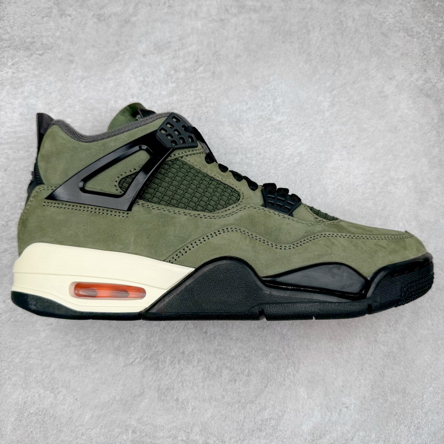 ＃K版纯原 UNDEFEATED x Air Jordan AJ4 联名军绿黑 IB1519-200 全新升级改良 原鞋原楦原纸板同源开发 完美呈现乔4的版型 内侧正确双色网格 还原细节 原厂皮料 正确气垫颜色 正确网格工艺 正确拉帮工艺 全鞋原装材料制作 原档案原模具打造 支持全方位与正品对比 尺码：40 40.5 41 42 42.5 43 44 44.5 45 46 47.5-选品中心