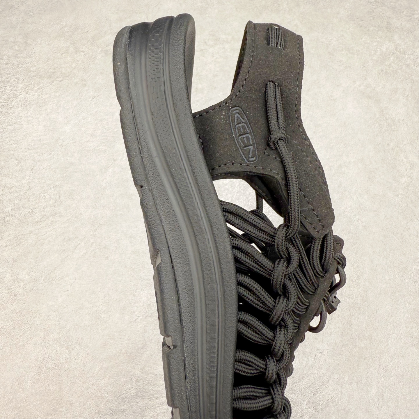 图片[6]-人气户外休闲鞋品牌-科恩Keen Uneek Flat-M 平底编织弹力穿搭溯溪涉水休闲户外凉鞋 #外贸订单出口品质#采用进口机台编制两根尼龙绳组成鞋面(快干衬里原料!!)#原装轻量级EVA中底缓震材质组合防滑橡胶外底部 夏季潮鞋,文青界的凉鞋至尊 都市机能户外品牌 KEEN 向来积极为其旗下大热鞋款 UNEEK 推出联名款，后跟为全封闭设计，快干衬里，HIGH-TRACTION橡胶外底，及轻量级EVA中底，达到轻量缓震的同时减轻重量。尺码：35 36 37 38 40 41 42 43 44 45-选品中心