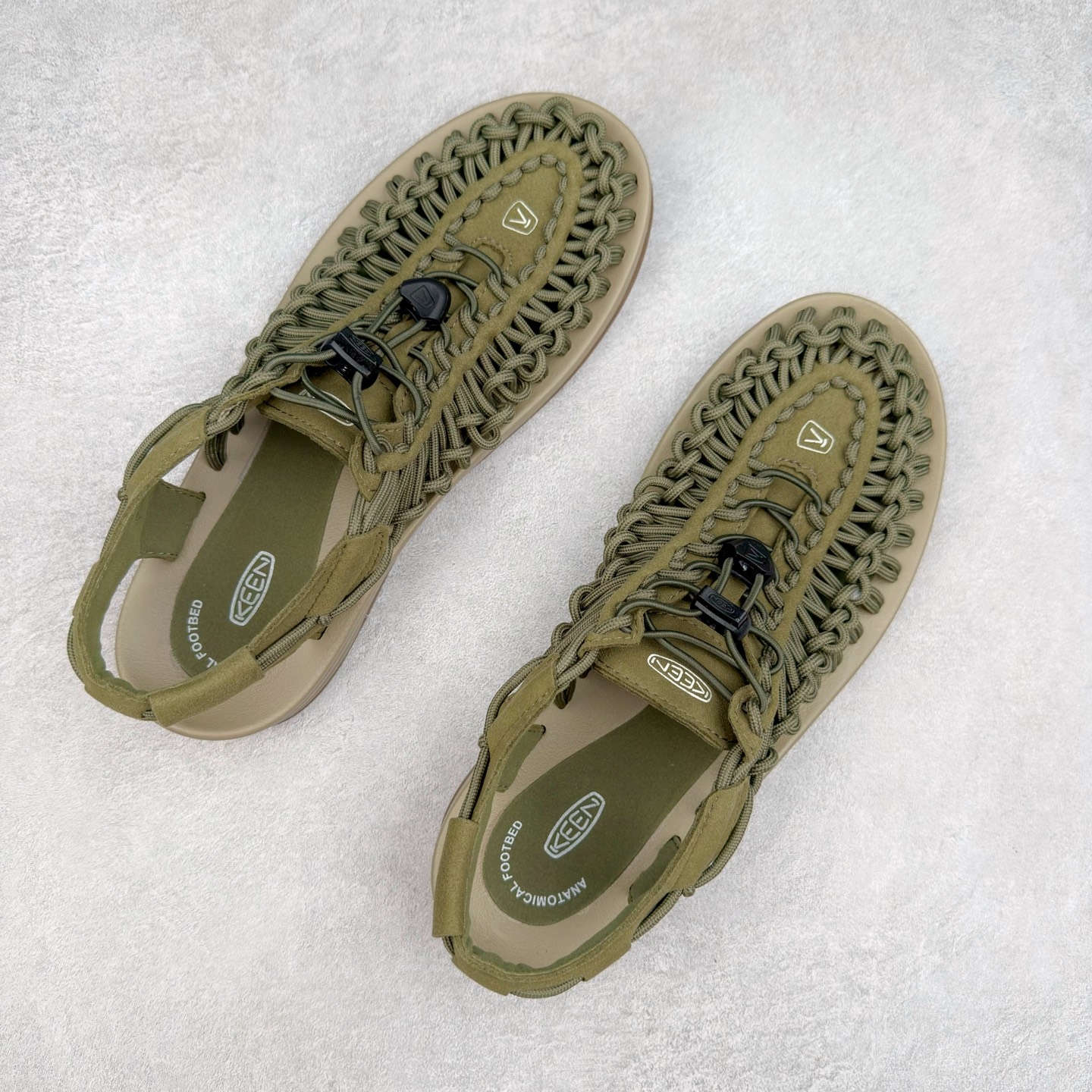 图片[3]-人气户外休闲鞋品牌-科恩Keen Uneek Flat-M 平底编织弹力穿搭溯溪涉水休闲户外凉鞋 #外贸订单出口品质#采用进口机台编制两根尼龙绳组成鞋面(快干衬里原料!!)#原装轻量级EVA中底缓震材质组合防滑橡胶外底部 夏季潮鞋,文青界的凉鞋至尊 都市机能户外品牌 KEEN 向来积极为其旗下大热鞋款 UNEEK 推出联名款，后跟为全封闭设计，快干衬里，HIGH-TRACTION橡胶外底，及轻量级EVA中底，达到轻量缓震的同时减轻重量。尺码：35 36 37 38 40 41 42 43 44 45-选品中心