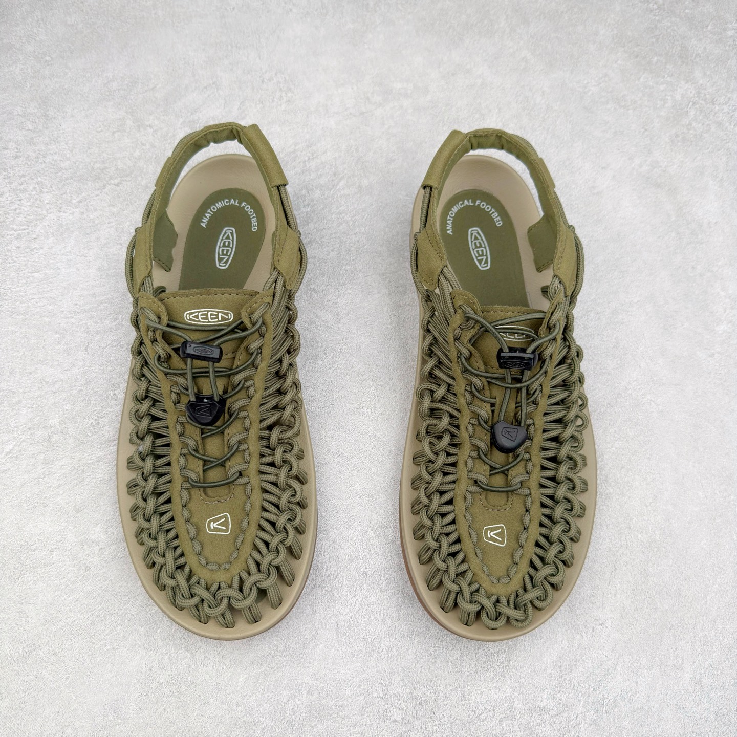 图片[2]-人气户外休闲鞋品牌-科恩Keen Uneek Flat-M 平底编织弹力穿搭溯溪涉水休闲户外凉鞋 #外贸订单出口品质#采用进口机台编制两根尼龙绳组成鞋面(快干衬里原料!!)#原装轻量级EVA中底缓震材质组合防滑橡胶外底部 夏季潮鞋,文青界的凉鞋至尊 都市机能户外品牌 KEEN 向来积极为其旗下大热鞋款 UNEEK 推出联名款，后跟为全封闭设计，快干衬里，HIGH-TRACTION橡胶外底，及轻量级EVA中底，达到轻量缓震的同时减轻重量。尺码：35 36 37 38 40 41 42 43 44 45-选品中心