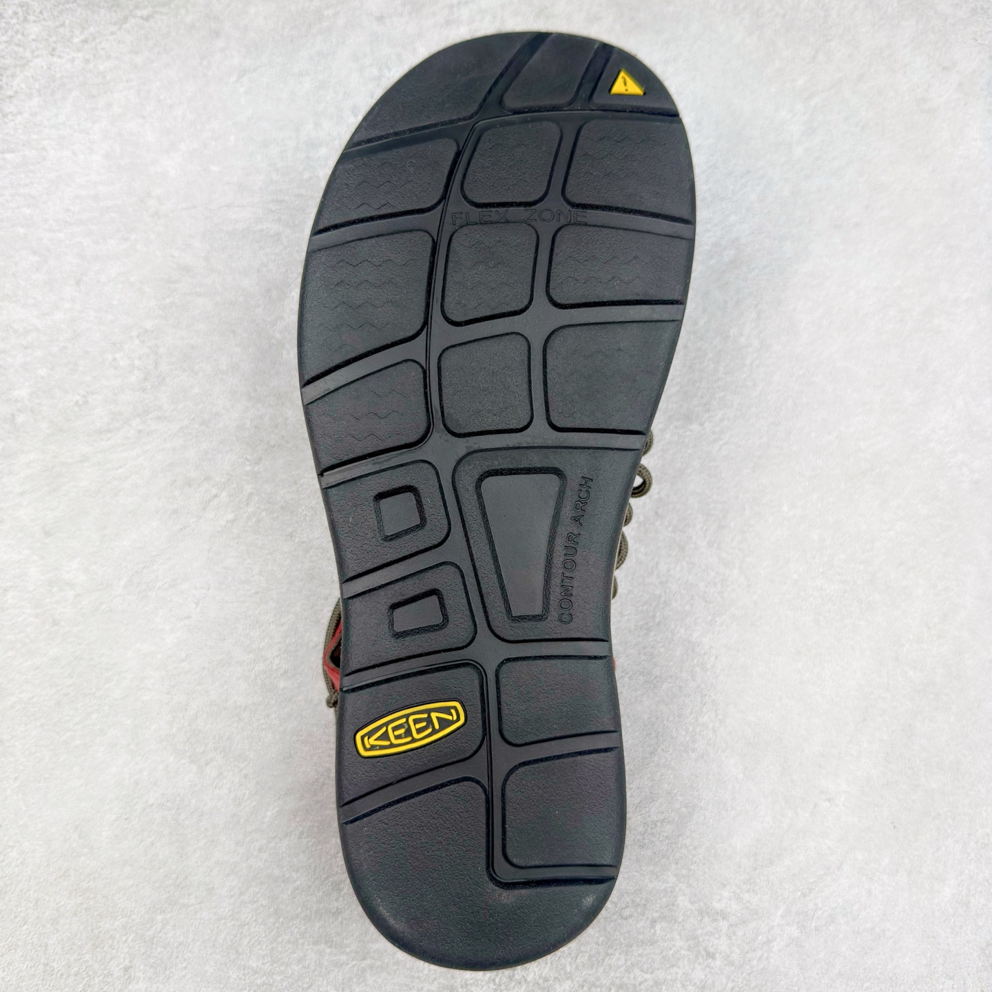 图片[9]-人气户外休闲鞋品牌-科恩Keen Uneek Flat-M 平底编织弹力穿搭溯溪涉水休闲户外凉鞋 #外贸订单出口品质#采用进口机台编制两根尼龙绳组成鞋面(快干衬里原料!!)#原装轻量级EVA中底缓震材质组合防滑橡胶外底部 夏季潮鞋,文青界的凉鞋至尊 都市机能户外品牌 KEEN 向来积极为其旗下大热鞋款 UNEEK 推出联名款，后跟为全封闭设计，快干衬里，HIGH-TRACTION橡胶外底，及轻量级EVA中底，达到轻量缓震的同时减轻重量。尺码：35 36 37 38 40 41 42 43 44 45-选品中心