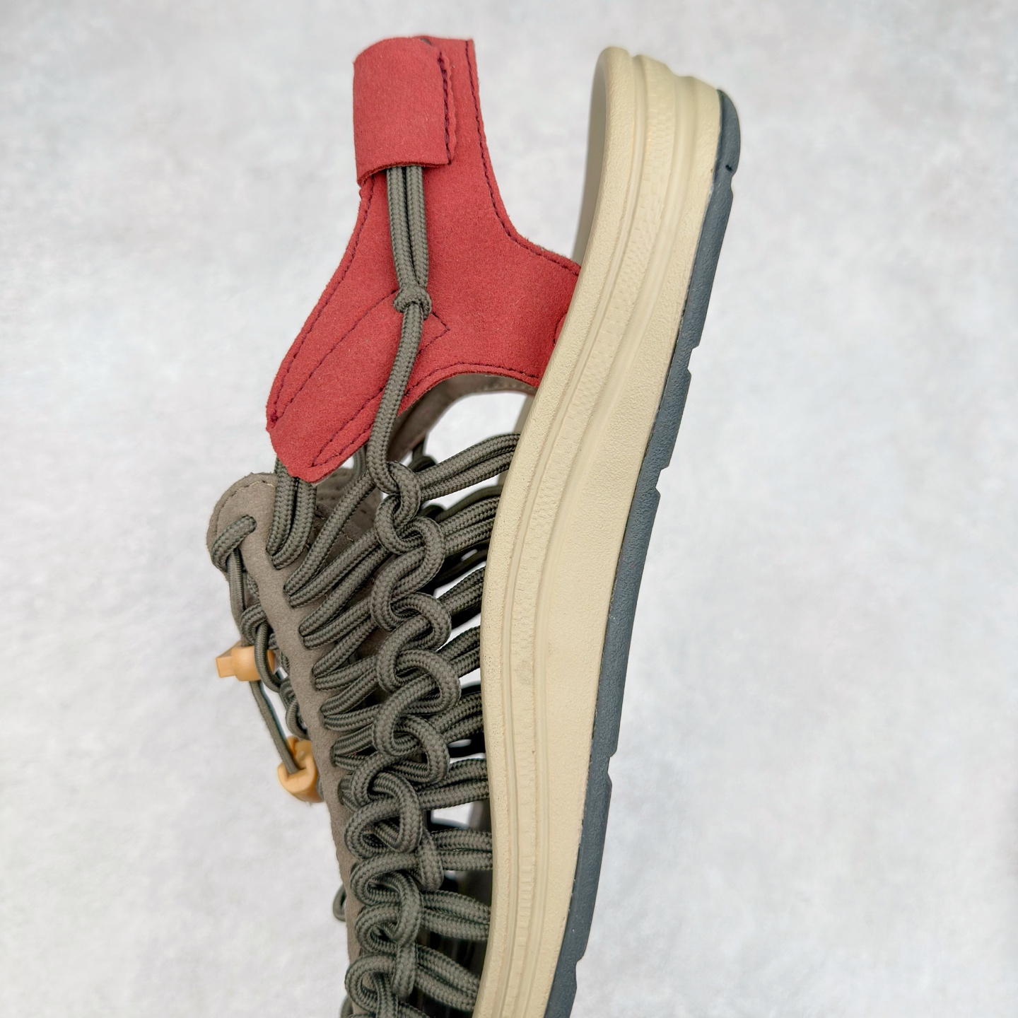 图片[7]-人气户外休闲鞋品牌-科恩Keen Uneek Flat-M 平底编织弹力穿搭溯溪涉水休闲户外凉鞋 #外贸订单出口品质#采用进口机台编制两根尼龙绳组成鞋面(快干衬里原料!!)#原装轻量级EVA中底缓震材质组合防滑橡胶外底部 夏季潮鞋,文青界的凉鞋至尊 都市机能户外品牌 KEEN 向来积极为其旗下大热鞋款 UNEEK 推出联名款，后跟为全封闭设计，快干衬里，HIGH-TRACTION橡胶外底，及轻量级EVA中底，达到轻量缓震的同时减轻重量。尺码：35 36 37 38 40 41 42 43 44 45-选品中心