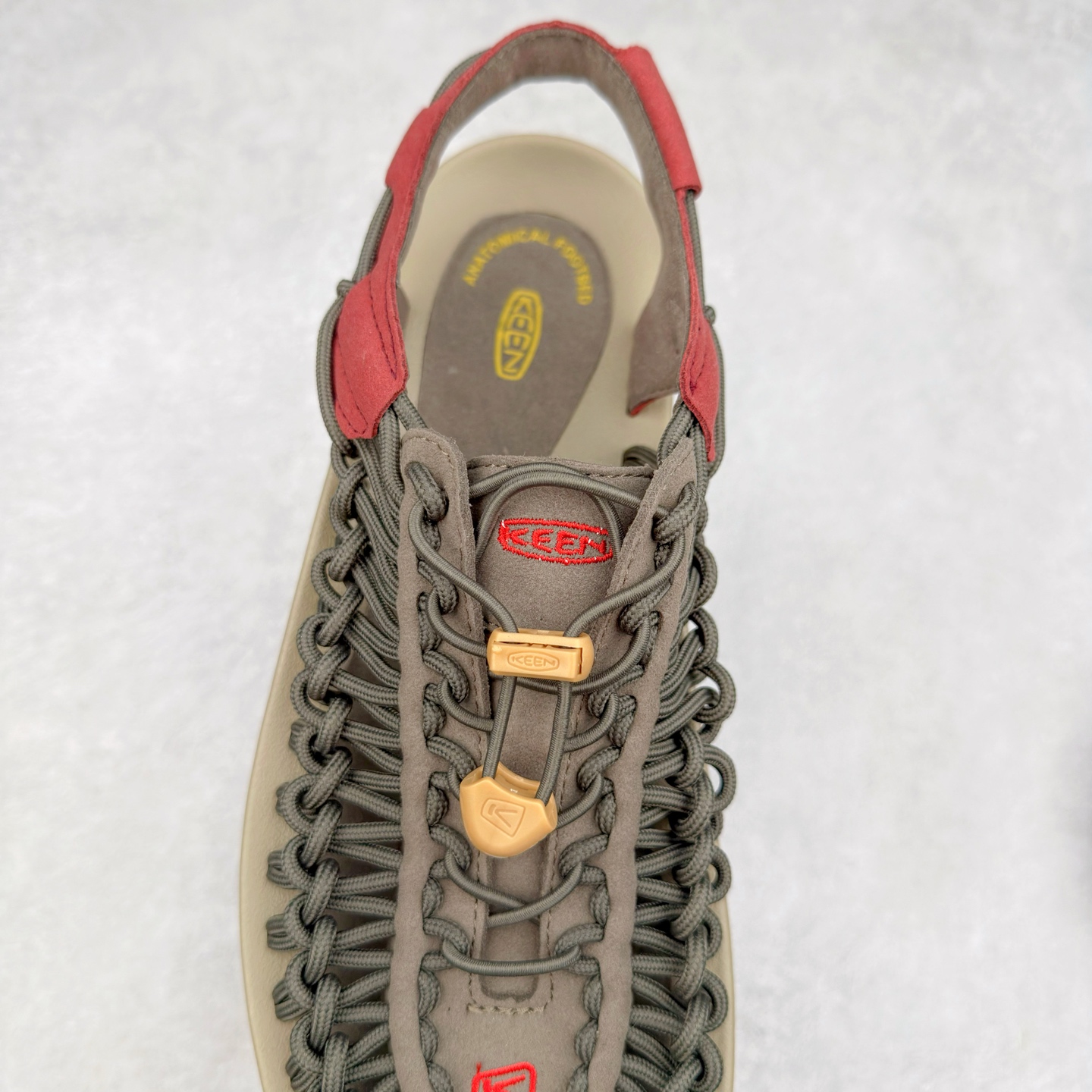 图片[5]-人气户外休闲鞋品牌-科恩Keen Uneek Flat-M 平底编织弹力穿搭溯溪涉水休闲户外凉鞋 #外贸订单出口品质#采用进口机台编制两根尼龙绳组成鞋面(快干衬里原料!!)#原装轻量级EVA中底缓震材质组合防滑橡胶外底部 夏季潮鞋,文青界的凉鞋至尊 都市机能户外品牌 KEEN 向来积极为其旗下大热鞋款 UNEEK 推出联名款，后跟为全封闭设计，快干衬里，HIGH-TRACTION橡胶外底，及轻量级EVA中底，达到轻量缓震的同时减轻重量。尺码：35 36 37 38 40 41 42 43 44 45-选品中心