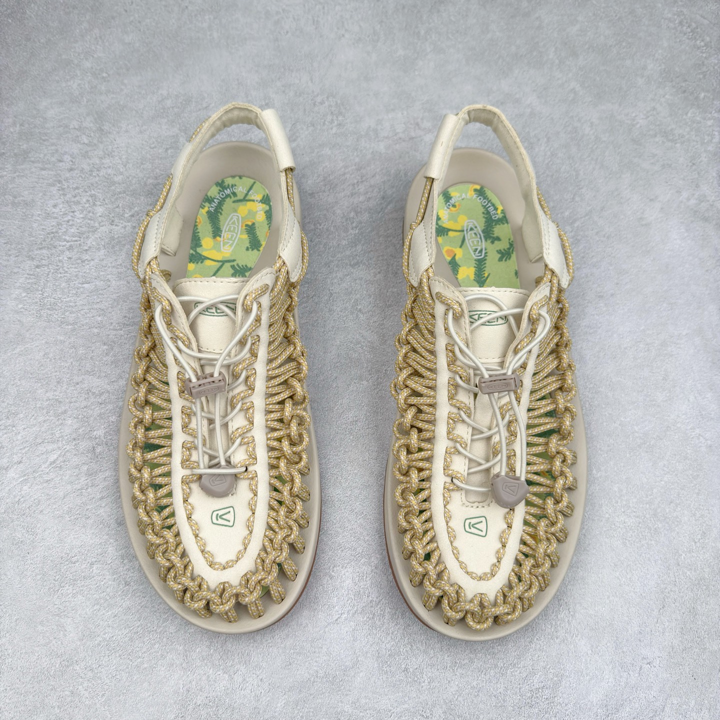 图片[2]-人气户外休闲鞋品牌-科恩Keen Uneek Flat-M 平底编织弹力穿搭溯溪涉水休闲户外凉鞋 #外贸订单出口品质#采用进口机台编制两根尼龙绳组成鞋面(快干衬里原料!!)#原装轻量级EVA中底缓震材质组合防滑橡胶外底部 夏季潮鞋,文青界的凉鞋至尊 都市机能户外品牌 KEEN 向来积极为其旗下大热鞋款 UNEEK 推出联名款，后跟为全封闭设计，快干衬里，HIGH-TRACTION橡胶外底，及轻量级EVA中底，达到轻量缓震的同时减轻重量。尺码：35 36 37 38 40 41 42 43 44 45-选品中心