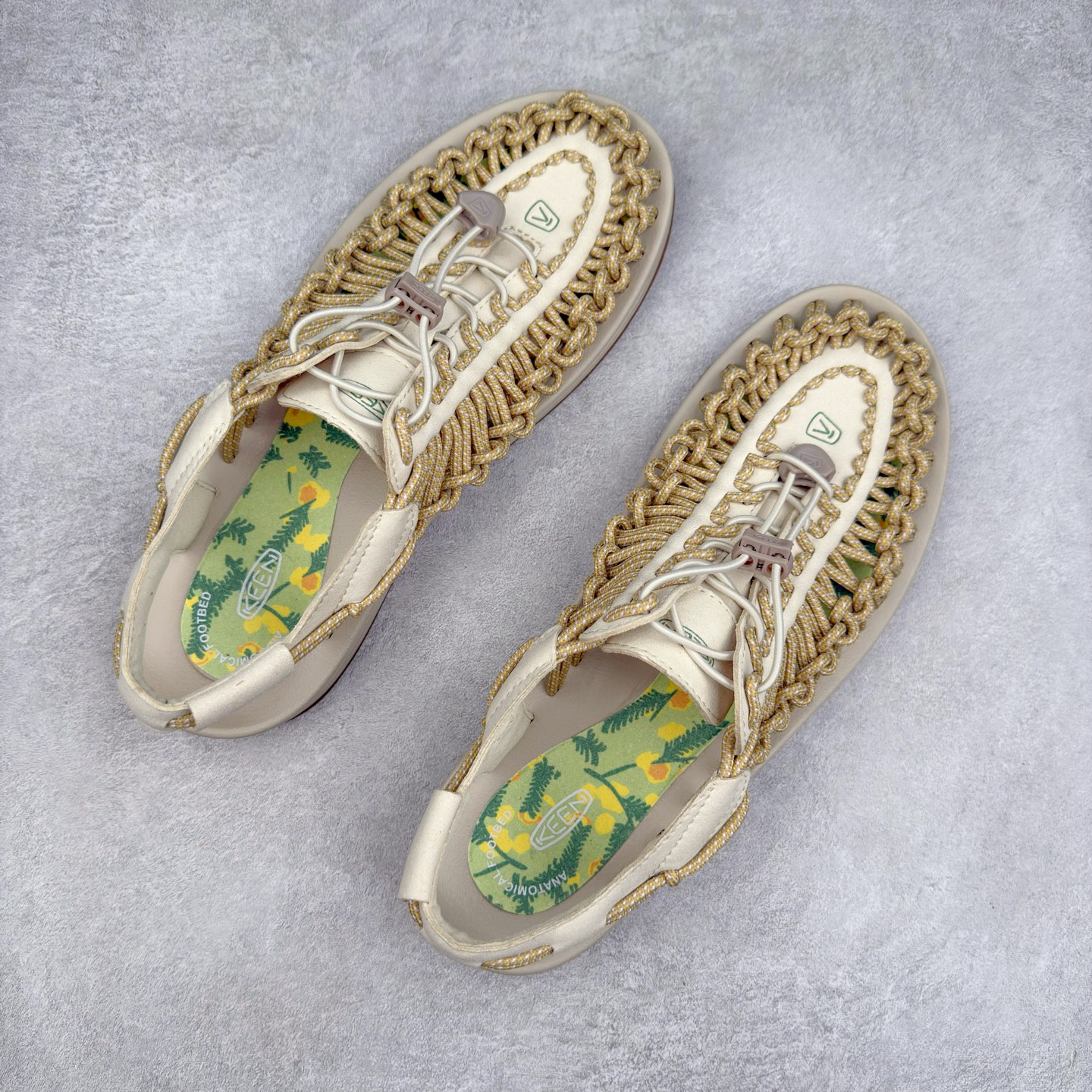 图片[3]-人气户外休闲鞋品牌-科恩Keen Uneek Flat-M 平底编织弹力穿搭溯溪涉水休闲户外凉鞋 #外贸订单出口品质#采用进口机台编制两根尼龙绳组成鞋面(快干衬里原料!!)#原装轻量级EVA中底缓震材质组合防滑橡胶外底部 夏季潮鞋,文青界的凉鞋至尊 都市机能户外品牌 KEEN 向来积极为其旗下大热鞋款 UNEEK 推出联名款，后跟为全封闭设计，快干衬里，HIGH-TRACTION橡胶外底，及轻量级EVA中底，达到轻量缓震的同时减轻重量。尺码：35 36 37 38 40 41 42 43 44 45-选品中心