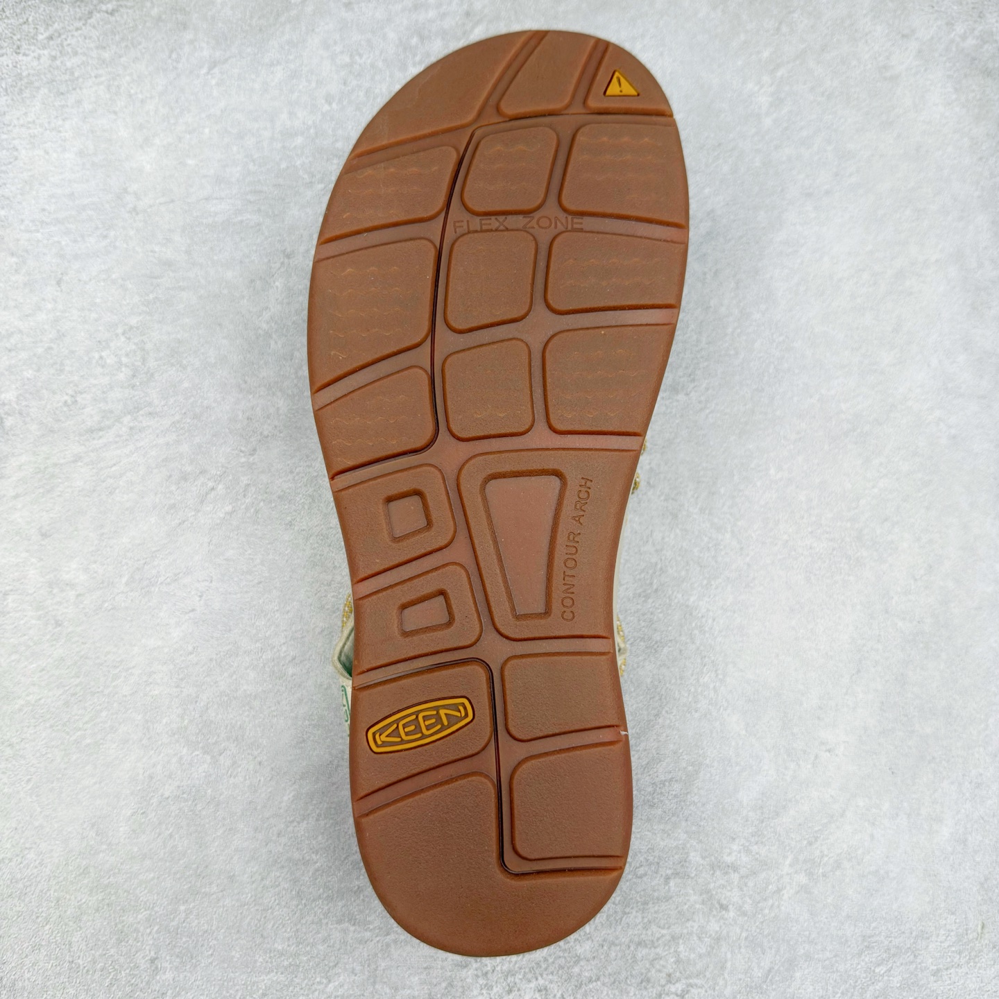 图片[9]-人气户外休闲鞋品牌-科恩Keen Uneek Flat-M 平底编织弹力穿搭溯溪涉水休闲户外凉鞋 #外贸订单出口品质#采用进口机台编制两根尼龙绳组成鞋面(快干衬里原料!!)#原装轻量级EVA中底缓震材质组合防滑橡胶外底部 夏季潮鞋,文青界的凉鞋至尊 都市机能户外品牌 KEEN 向来积极为其旗下大热鞋款 UNEEK 推出联名款，后跟为全封闭设计，快干衬里，HIGH-TRACTION橡胶外底，及轻量级EVA中底，达到轻量缓震的同时减轻重量。尺码：35 36 37 38 40 41 42 43 44 45-选品中心