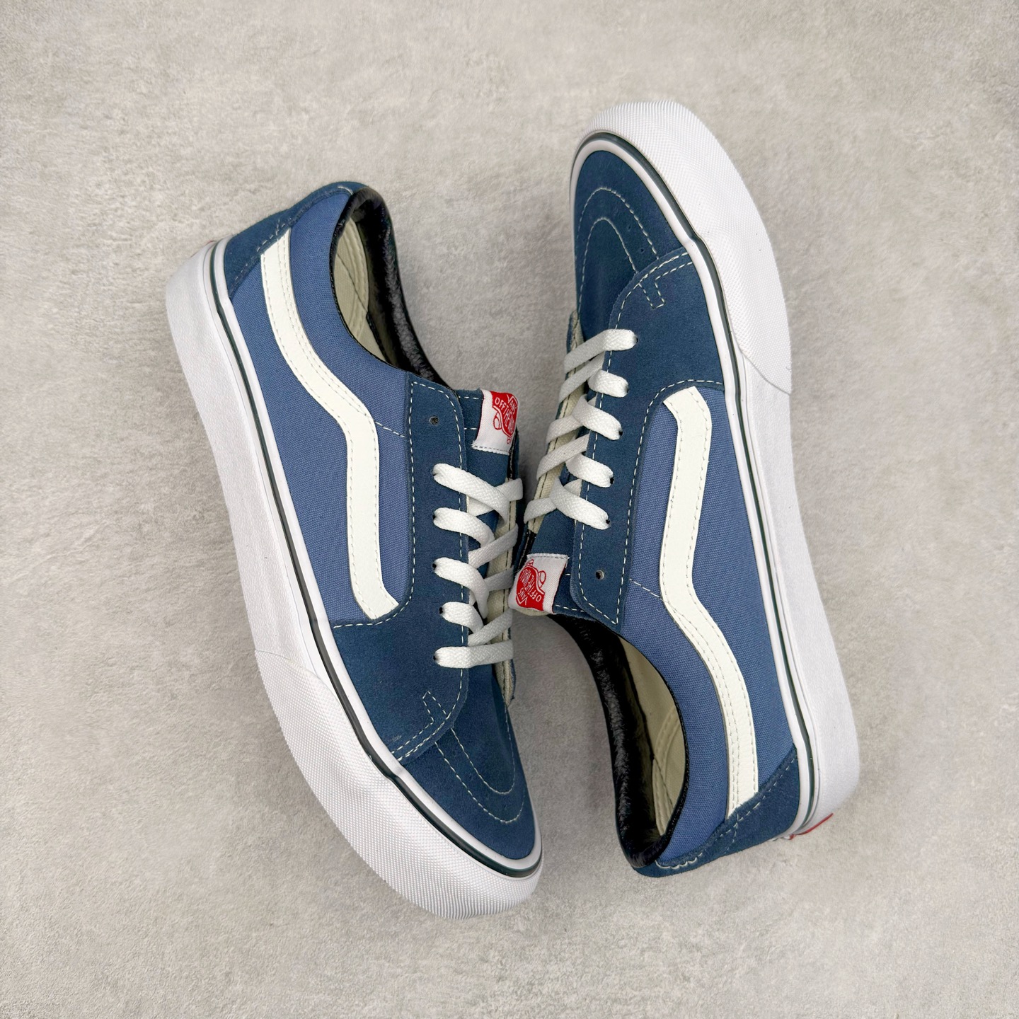 图片[3]-Vans SK8-Low 蓝色 全新一代 低帮硫化帆布鞋 该鞋款以白色线条勾勒出整体造型效果，蓝色帆布拼接鞋面打造整体鞋身，以SK8-low鞋身为蓝本，风格极具辨识度，上脚凸显穿搭功力 尺码：35 36 36.5 37 38 38.5 39 40 40.5 41 42 42.5 43 44-选品中心
