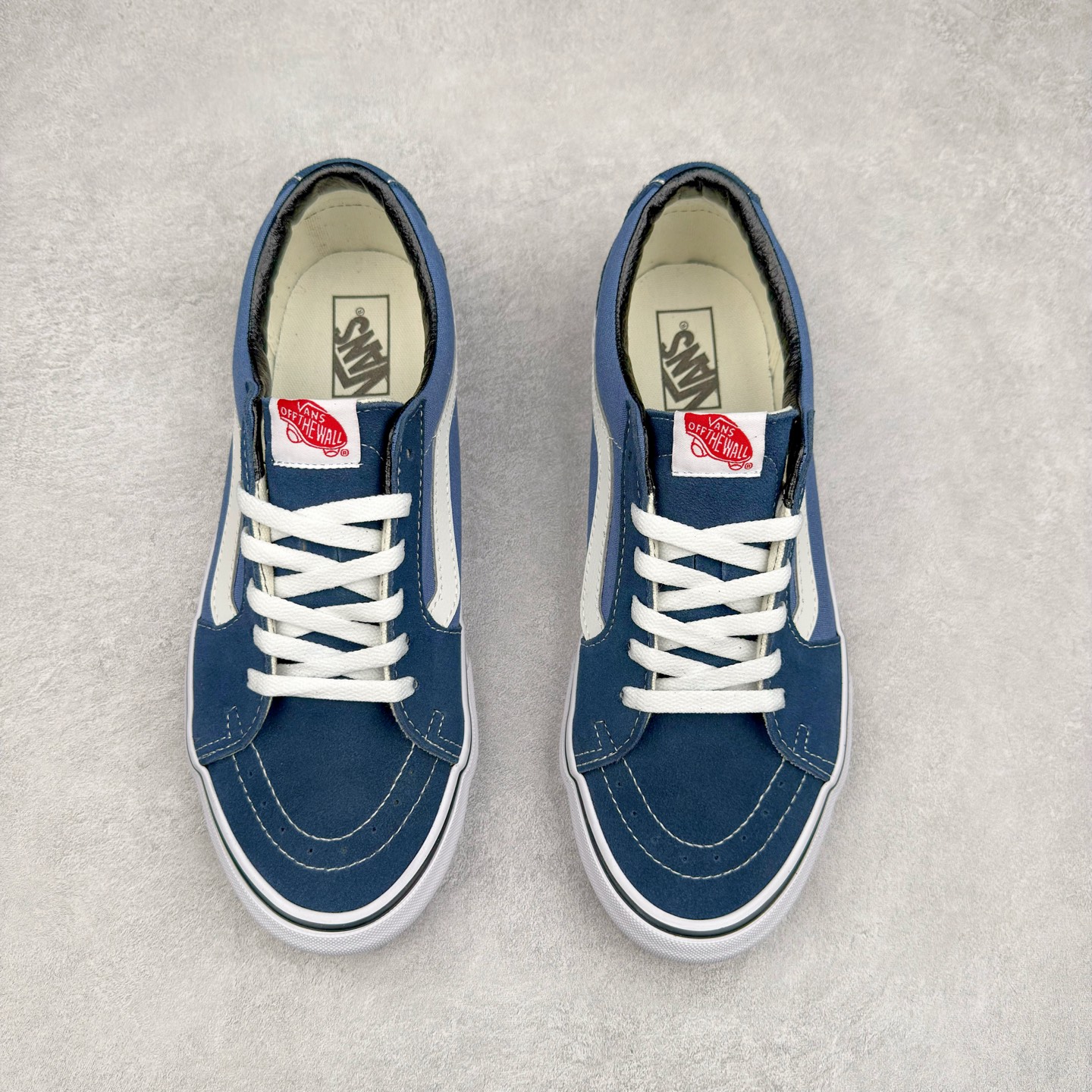 图片[2]-Vans SK8-Low 蓝色 全新一代 低帮硫化帆布鞋 该鞋款以白色线条勾勒出整体造型效果，蓝色帆布拼接鞋面打造整体鞋身，以SK8-low鞋身为蓝本，风格极具辨识度，上脚凸显穿搭功力 尺码：35 36 36.5 37 38 38.5 39 40 40.5 41 42 42.5 43 44-选品中心