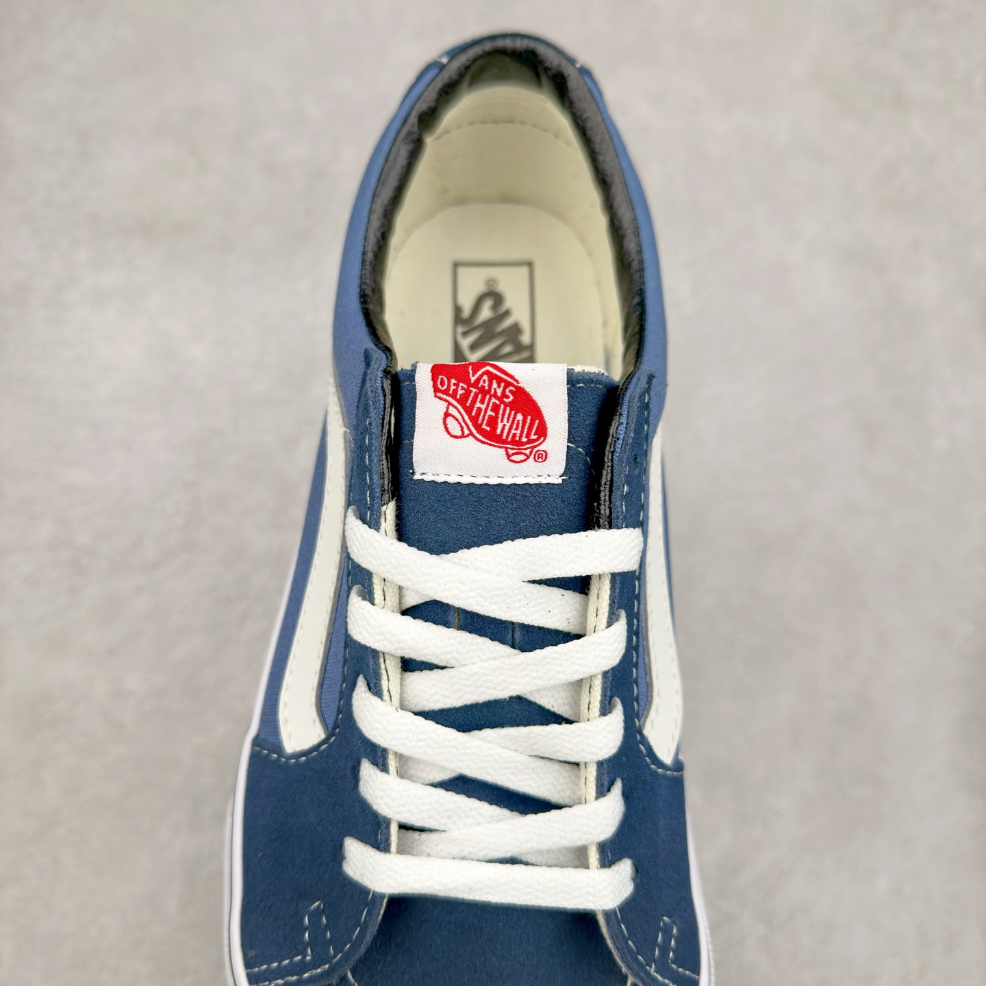 图片[5]-Vans SK8-Low 蓝色 全新一代 低帮硫化帆布鞋 该鞋款以白色线条勾勒出整体造型效果，蓝色帆布拼接鞋面打造整体鞋身，以SK8-low鞋身为蓝本，风格极具辨识度，上脚凸显穿搭功力 尺码：35 36 36.5 37 38 38.5 39 40 40.5 41 42 42.5 43 44-选品中心