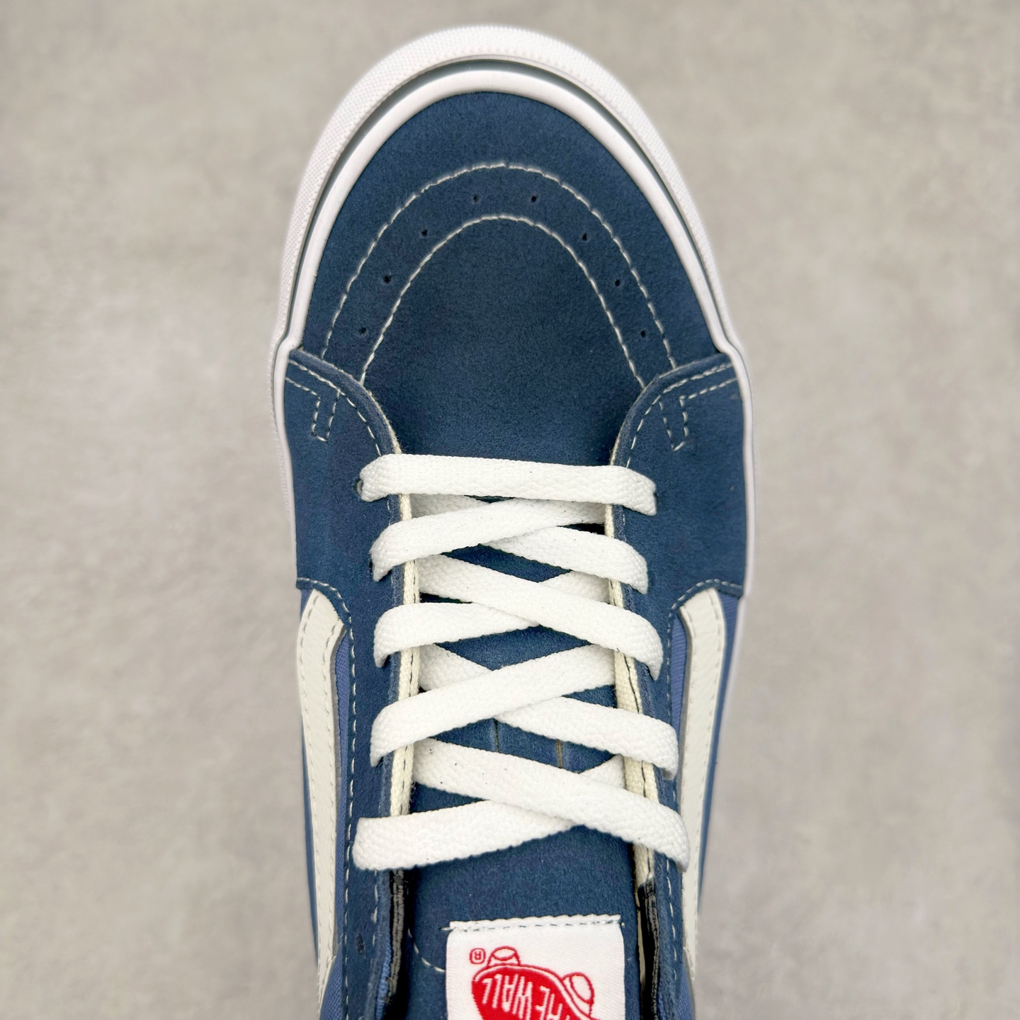 图片[4]-Vans SK8-Low 蓝色 全新一代 低帮硫化帆布鞋 该鞋款以白色线条勾勒出整体造型效果，蓝色帆布拼接鞋面打造整体鞋身，以SK8-low鞋身为蓝本，风格极具辨识度，上脚凸显穿搭功力 尺码：35 36 36.5 37 38 38.5 39 40 40.5 41 42 42.5 43 44-选品中心