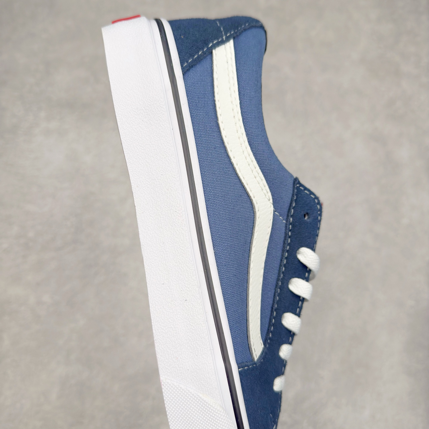 图片[6]-Vans SK8-Low 蓝色 全新一代 低帮硫化帆布鞋 该鞋款以白色线条勾勒出整体造型效果，蓝色帆布拼接鞋面打造整体鞋身，以SK8-low鞋身为蓝本，风格极具辨识度，上脚凸显穿搭功力 尺码：35 36 36.5 37 38 38.5 39 40 40.5 41 42 42.5 43 44-选品中心