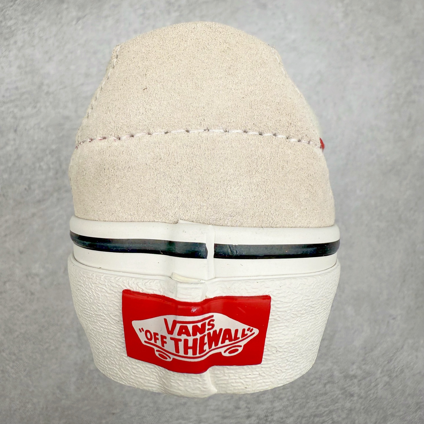 图片[8]-Vans SK8-Low 白红条 全新一代 低帮硫化帆布鞋 该鞋款以白红拼接勾勒出整体造型效果，米白帆布鞋面打造整体鞋身，以SK8-low鞋身为蓝本，风格极具辨识度，上脚凸显穿搭功力 尺码：35 36 36.5 37 38 38.5 39 40 40.5 41 42 42.5 43 44-选品中心