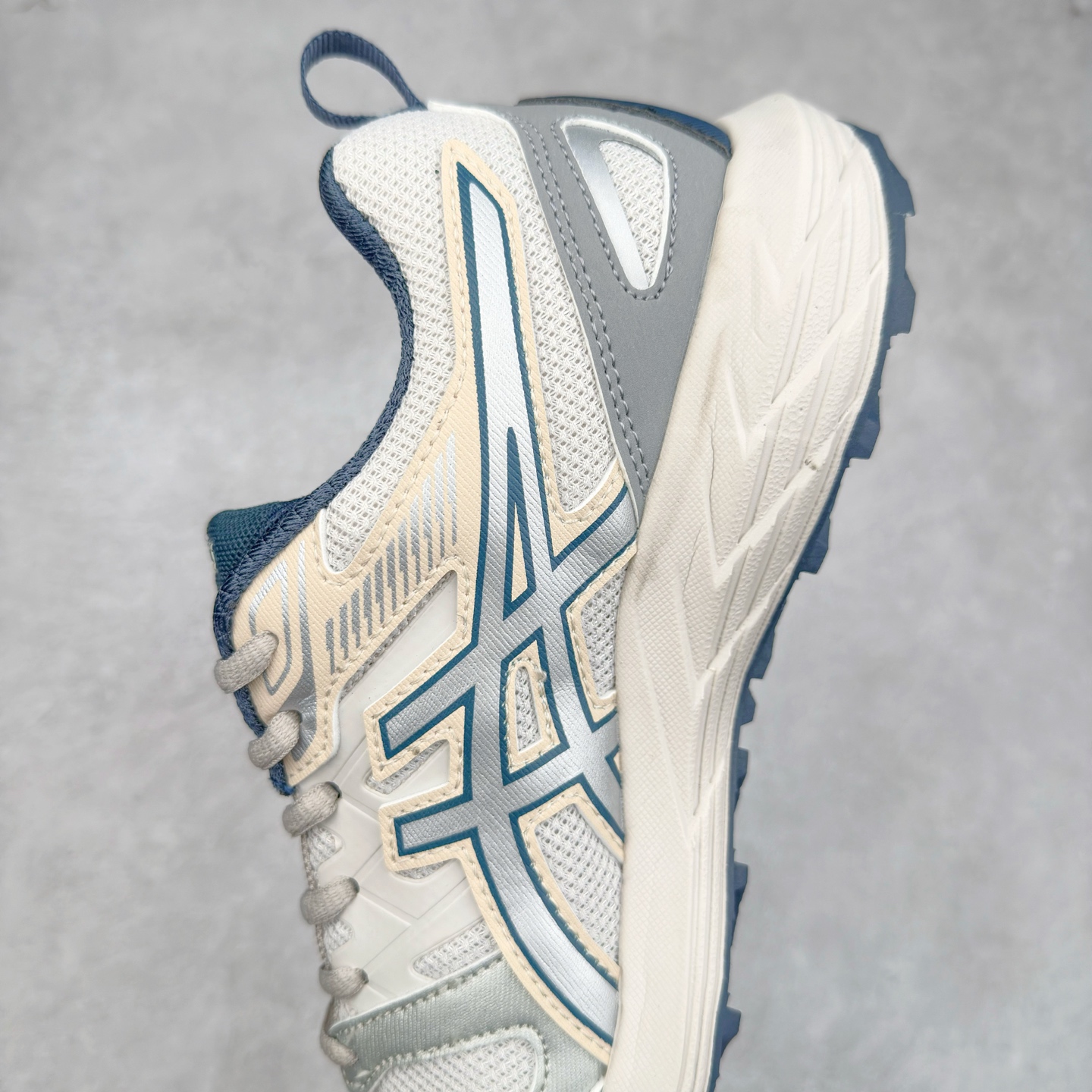 图片[7]-Asics Gel-Sonoma CN 亚瑟士越野防滑耐磨低帮跑步鞋 ASICS（亚瑟士）是日本实业家鬼冢喜八郎创立的跑鞋运动品牌，名字想法源自著名的拉丁谚语“AnimaSana In Corpore Sano” \’，意为“健全的精神寓于强健的体魄”。正如其名字的含义，ASICS亚瑟士一直坚信保持身体的健康与活力是打造健康快乐的生活方式的最佳途径。亚瑟士的跑鞋、篮球鞋等系列集专业与美貌于一身，拥有极高的热度。2016年，ASICS在“2016年日本最佳全球品牌”排行榜名列第17名。尺码：36 37 37.5 38 39 39.5 40 40.5 41.5 42 42.5 43.5 44 45-选品中心