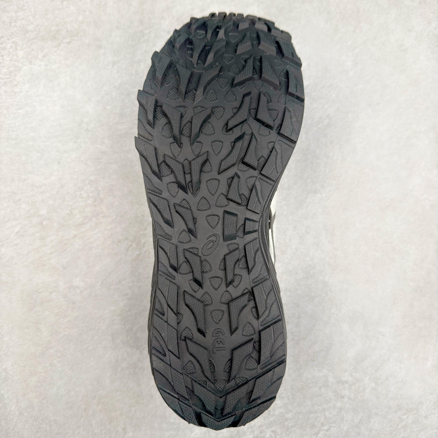 图片[9]-Asics Gel-Sonoma CN 亚瑟士越野防滑耐磨低帮跑步鞋 ASICS（亚瑟士）是日本实业家鬼冢喜八郎创立的跑鞋运动品牌，名字想法源自著名的拉丁谚语“AnimaSana In Corpore Sano” \’，意为“健全的精神寓于强健的体魄”。正如其名字的含义，ASICS亚瑟士一直坚信保持身体的健康与活力是打造健康快乐的生活方式的最佳途径。亚瑟士的跑鞋、篮球鞋等系列集专业与美貌于一身，拥有极高的热度。2016年，ASICS在“2016年日本最佳全球品牌”排行榜名列第17名。尺码：36 37 37.5 38 39 39.5 40 40.5 41.5 42 42.5 43.5 44 45-选品中心