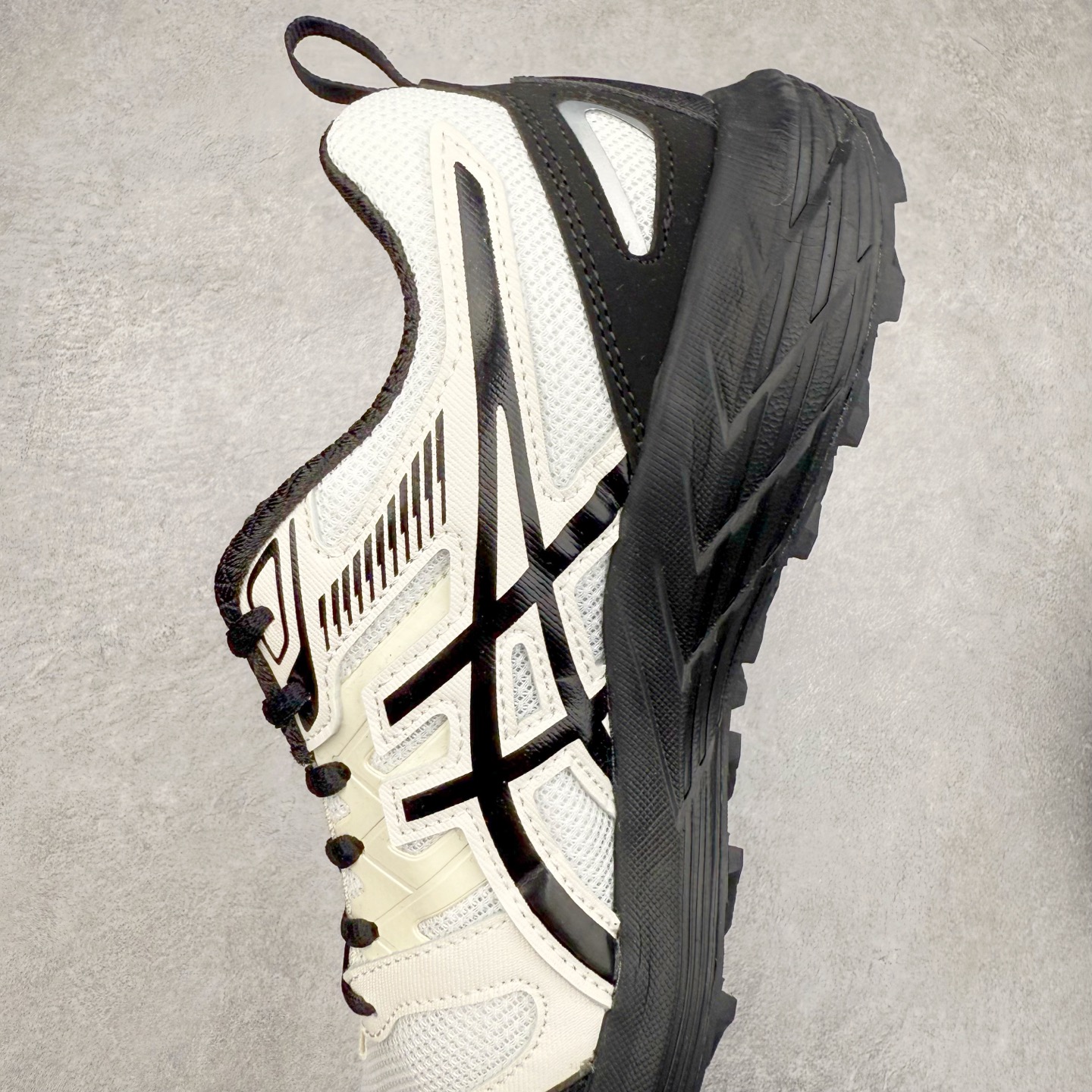 图片[7]-Asics Gel-Sonoma CN 亚瑟士越野防滑耐磨低帮跑步鞋 ASICS（亚瑟士）是日本实业家鬼冢喜八郎创立的跑鞋运动品牌，名字想法源自著名的拉丁谚语“AnimaSana In Corpore Sano” \’，意为“健全的精神寓于强健的体魄”。正如其名字的含义，ASICS亚瑟士一直坚信保持身体的健康与活力是打造健康快乐的生活方式的最佳途径。亚瑟士的跑鞋、篮球鞋等系列集专业与美貌于一身，拥有极高的热度。2016年，ASICS在“2016年日本最佳全球品牌”排行榜名列第17名。尺码：36 37 37.5 38 39 39.5 40 40.5 41.5 42 42.5 43.5 44 45-选品中心