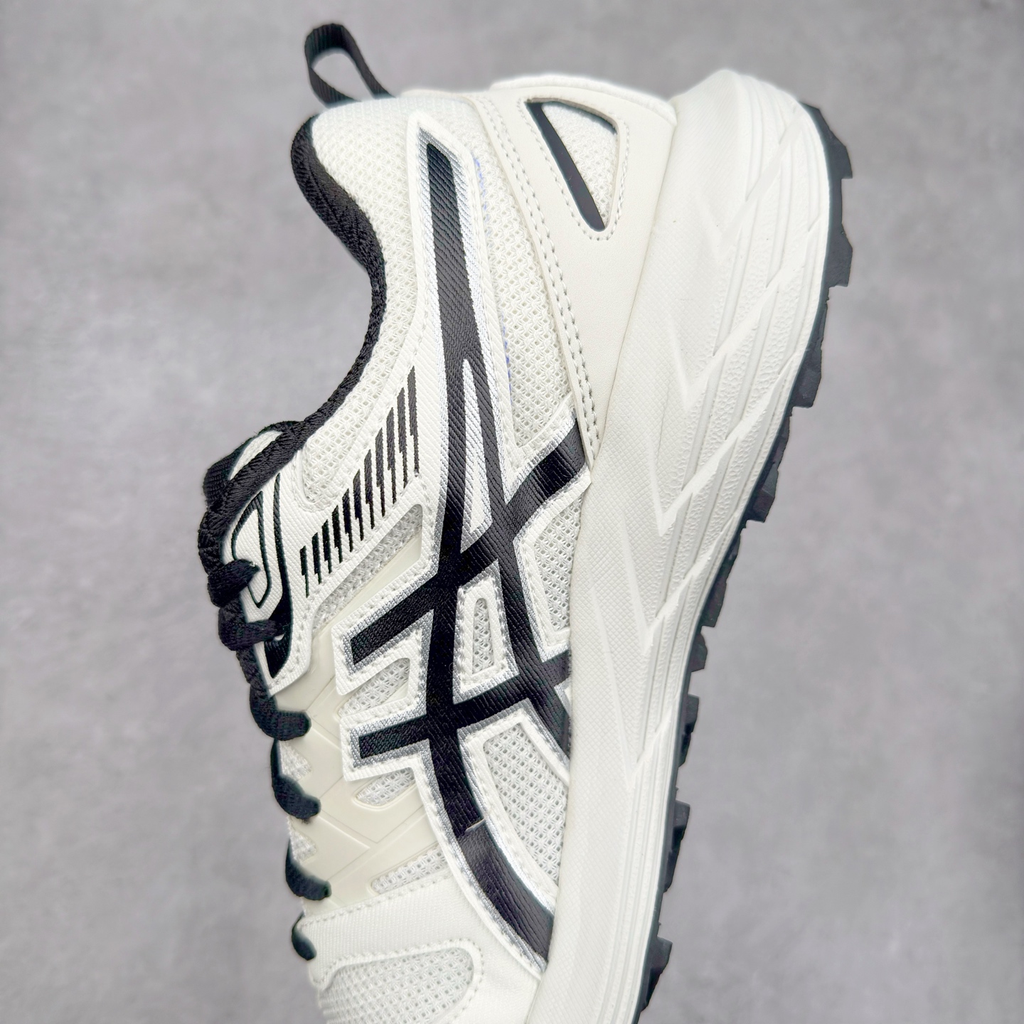 图片[7]-Asics Gel-Sonoma CN 亚瑟士越野防滑耐磨低帮跑步鞋 ASICS（亚瑟士）是日本实业家鬼冢喜八郎创立的跑鞋运动品牌，名字想法源自著名的拉丁谚语“AnimaSana In Corpore Sano” \’，意为“健全的精神寓于强健的体魄”。正如其名字的含义，ASICS亚瑟士一直坚信保持身体的健康与活力是打造健康快乐的生活方式的最佳途径。亚瑟士的跑鞋、篮球鞋等系列集专业与美貌于一身，拥有极高的热度。2016年，ASICS在“2016年日本最佳全球品牌”排行榜名列第17名。尺码：36 37 37.5 38 39 39.5 40 40.5 41.5 42 42.5 43.5 44 45-选品中心