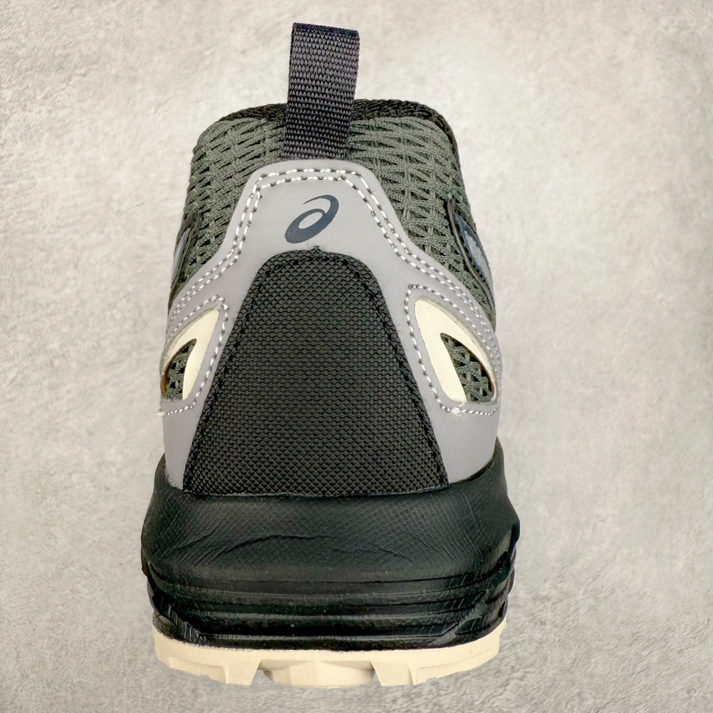 图片[8]-Asics Gel-Sonoma CN 亚瑟士越野防滑耐磨低帮跑步鞋 ASICS（亚瑟士）是日本实业家鬼冢喜八郎创立的跑鞋运动品牌，名字想法源自著名的拉丁谚语“AnimaSana In Corpore Sano” \’，意为“健全的精神寓于强健的体魄”。正如其名字的含义，ASICS亚瑟士一直坚信保持身体的健康与活力是打造健康快乐的生活方式的最佳途径。亚瑟士的跑鞋、篮球鞋等系列集专业与美貌于一身，拥有极高的热度。2016年，ASICS在“2016年日本最佳全球品牌”排行榜名列第17名。尺码：36 37 37.5 38 39 39.5 40 40.5 41.5 42 42.5 43.5 44 45-选品中心