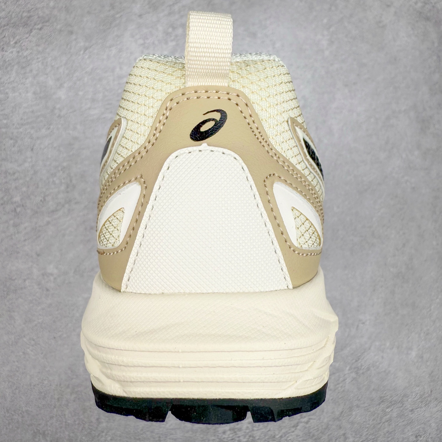 图片[8]-Asics Gel-Sonoma CN 亚瑟士越野防滑耐磨低帮跑步鞋 ASICS（亚瑟士）是日本实业家鬼冢喜八郎创立的跑鞋运动品牌，名字想法源自著名的拉丁谚语“AnimaSana In Corpore Sano” \’，意为“健全的精神寓于强健的体魄”。正如其名字的含义，ASICS亚瑟士一直坚信保持身体的健康与活力是打造健康快乐的生活方式的最佳途径。亚瑟士的跑鞋、篮球鞋等系列集专业与美貌于一身，拥有极高的热度。2016年，ASICS在“2016年日本最佳全球品牌”排行榜名列第17名。尺码：36 37 37.5 38 39 39.5 40 40.5 41.5 42 42.5 43.5 44 45-选品中心