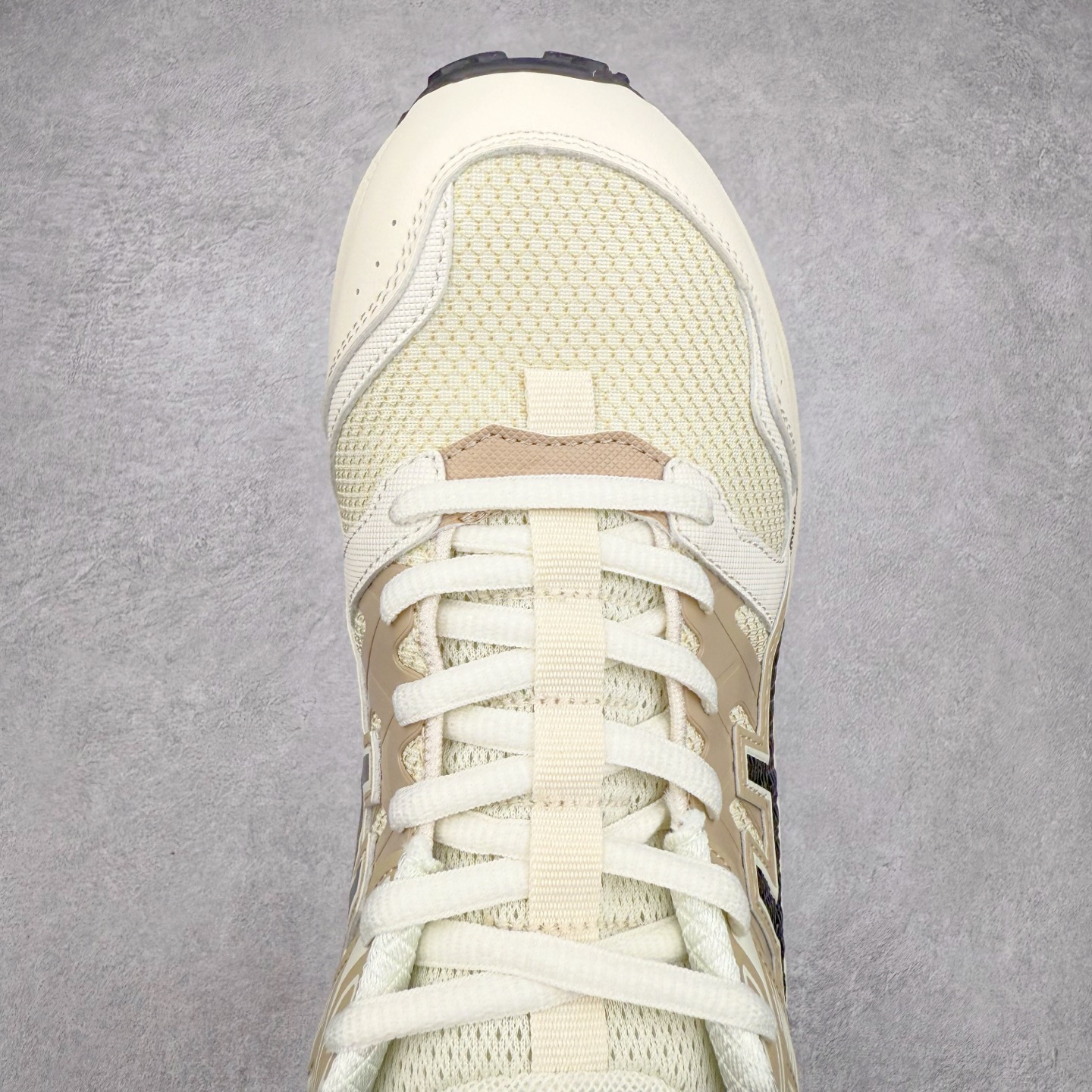 图片[4]-Asics Gel-Sonoma CN 亚瑟士越野防滑耐磨低帮跑步鞋 ASICS（亚瑟士）是日本实业家鬼冢喜八郎创立的跑鞋运动品牌，名字想法源自著名的拉丁谚语“AnimaSana In Corpore Sano” \’，意为“健全的精神寓于强健的体魄”。正如其名字的含义，ASICS亚瑟士一直坚信保持身体的健康与活力是打造健康快乐的生活方式的最佳途径。亚瑟士的跑鞋、篮球鞋等系列集专业与美貌于一身，拥有极高的热度。2016年，ASICS在“2016年日本最佳全球品牌”排行榜名列第17名。尺码：36 37 37.5 38 39 39.5 40 40.5 41.5 42 42.5 43.5 44 45-选品中心