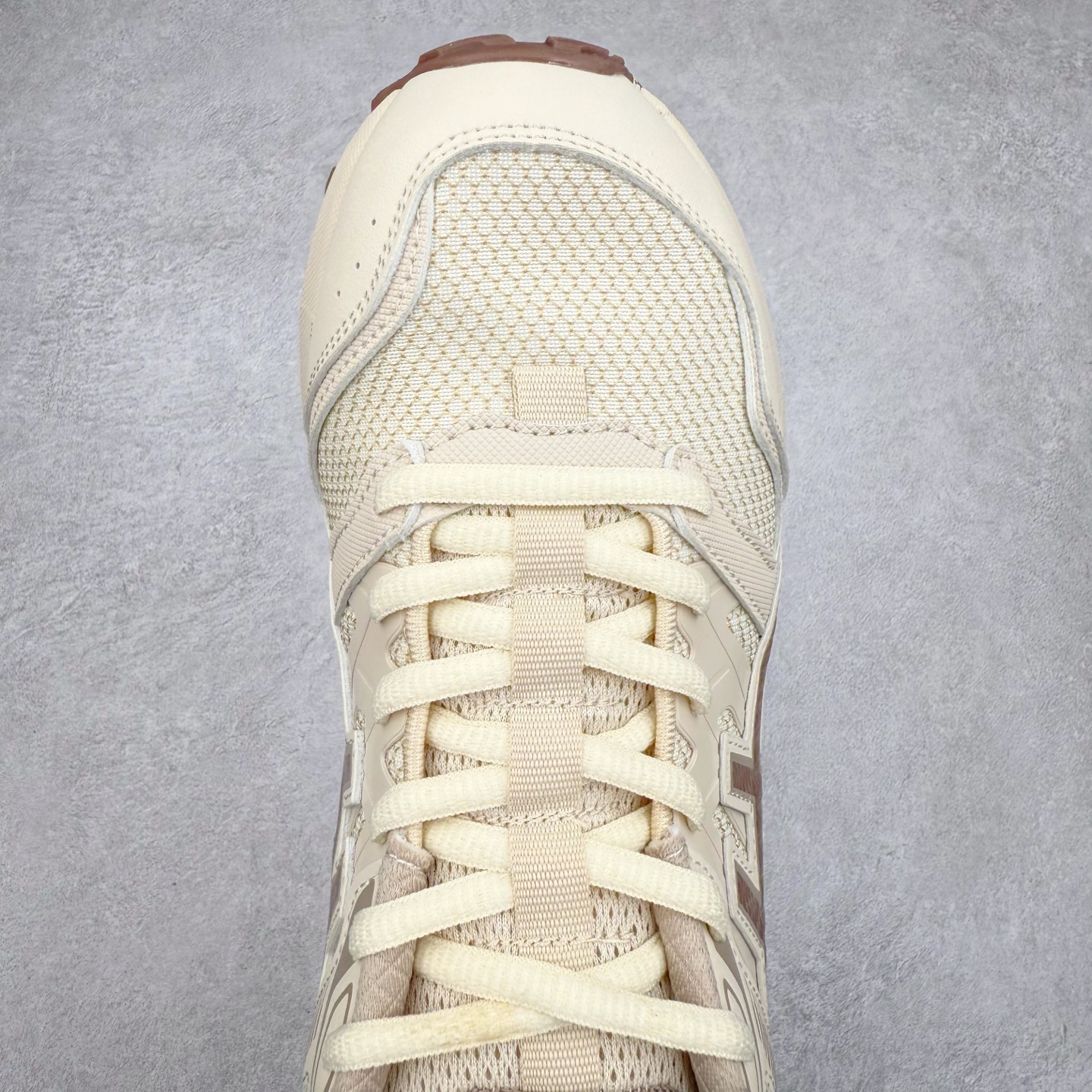 图片[4]-Asics Gel-Sonoma CN 亚瑟士越野防滑耐磨低帮跑步鞋 ASICS（亚瑟士）是日本实业家鬼冢喜八郎创立的跑鞋运动品牌，名字想法源自著名的拉丁谚语“AnimaSana In Corpore Sano” \’，意为“健全的精神寓于强健的体魄”。正如其名字的含义，ASICS亚瑟士一直坚信保持身体的健康与活力是打造健康快乐的生活方式的最佳途径。亚瑟士的跑鞋、篮球鞋等系列集专业与美貌于一身，拥有极高的热度。2016年，ASICS在“2016年日本最佳全球品牌”排行榜名列第17名。尺码：36 37 37.5 38 39 39.5 40 40.5 41.5 42 42.5 43.5 44 45-选品中心