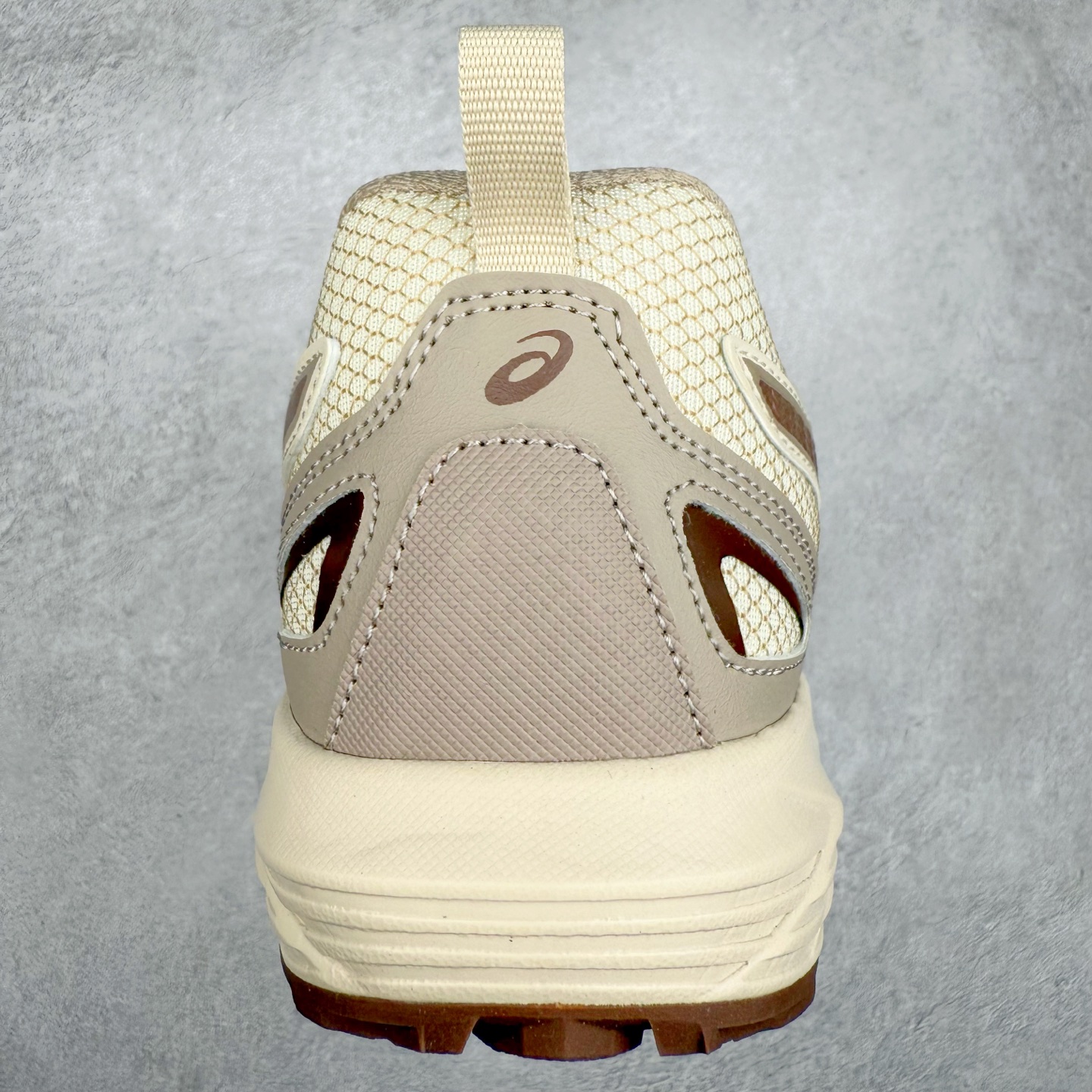 图片[8]-Asics Gel-Sonoma CN 亚瑟士越野防滑耐磨低帮跑步鞋 ASICS（亚瑟士）是日本实业家鬼冢喜八郎创立的跑鞋运动品牌，名字想法源自著名的拉丁谚语“AnimaSana In Corpore Sano” \’，意为“健全的精神寓于强健的体魄”。正如其名字的含义，ASICS亚瑟士一直坚信保持身体的健康与活力是打造健康快乐的生活方式的最佳途径。亚瑟士的跑鞋、篮球鞋等系列集专业与美貌于一身，拥有极高的热度。2016年，ASICS在“2016年日本最佳全球品牌”排行榜名列第17名。尺码：36 37 37.5 38 39 39.5 40 40.5 41.5 42 42.5 43.5 44 45-选品中心