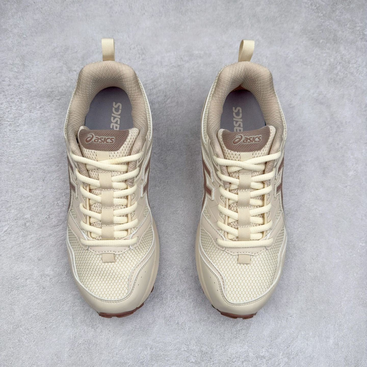 图片[2]-Asics Gel-Sonoma CN 亚瑟士越野防滑耐磨低帮跑步鞋 ASICS（亚瑟士）是日本实业家鬼冢喜八郎创立的跑鞋运动品牌，名字想法源自著名的拉丁谚语“AnimaSana In Corpore Sano” \’，意为“健全的精神寓于强健的体魄”。正如其名字的含义，ASICS亚瑟士一直坚信保持身体的健康与活力是打造健康快乐的生活方式的最佳途径。亚瑟士的跑鞋、篮球鞋等系列集专业与美貌于一身，拥有极高的热度。2016年，ASICS在“2016年日本最佳全球品牌”排行榜名列第17名。尺码：36 37 37.5 38 39 39.5 40 40.5 41.5 42 42.5 43.5 44 45-选品中心