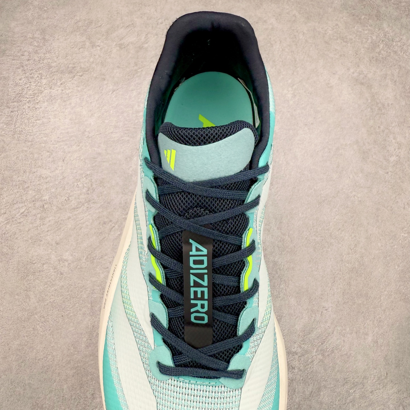 图片[5]-AD Adizero Boston 13 夏季透气网眼竞速跑鞋 JS4945 融合Lightstrike和Lightstrike Pro技术 采用乙烯/乙酸乙烯酯(EVA)材质 打造舒适中底 含ENERGYROD能量碳柱 旨在为步伐添活力 尺码：36 36.5 37 38 38.5 39 40 40.5 41 42 42.5 43 44 44.5 45-选品中心