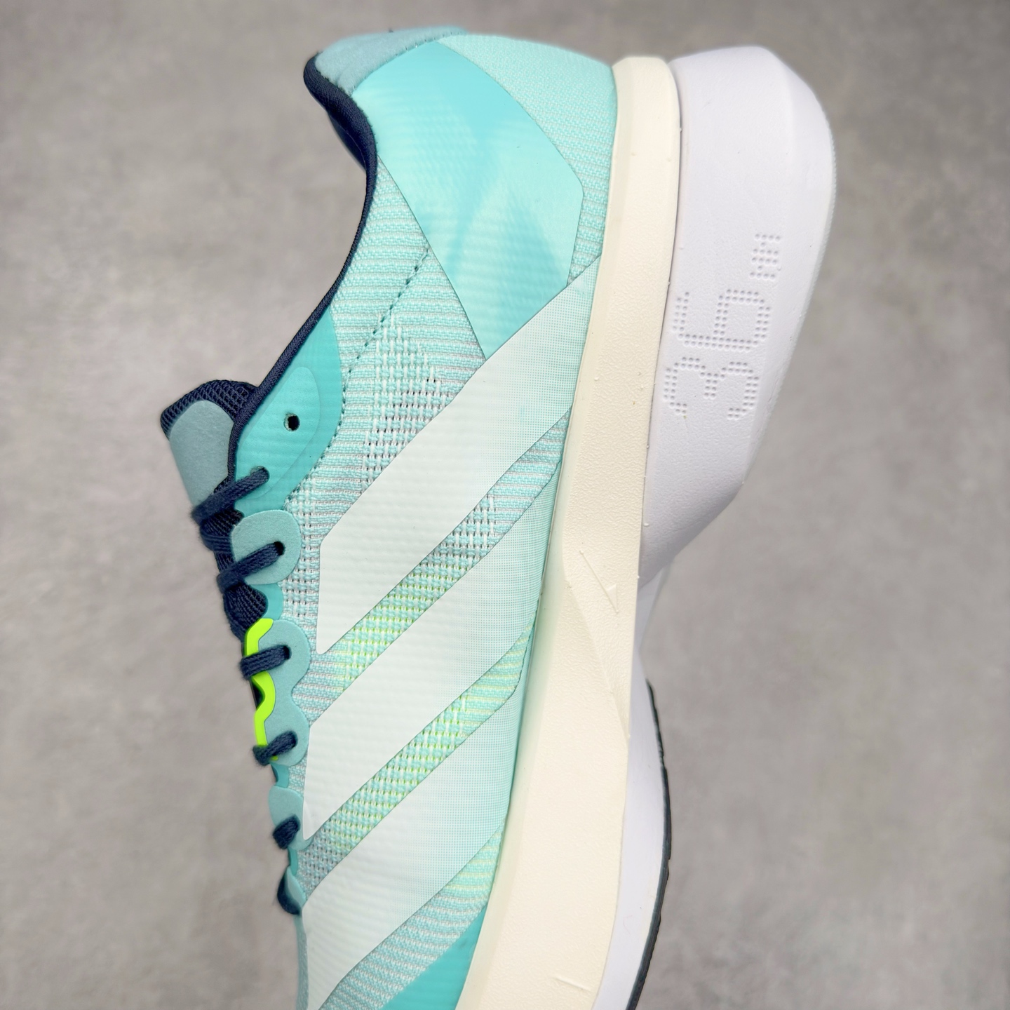 图片[7]-AD Adizero Boston 13 夏季透气网眼竞速跑鞋 JS4945 融合Lightstrike和Lightstrike Pro技术 采用乙烯/乙酸乙烯酯(EVA)材质 打造舒适中底 含ENERGYROD能量碳柱 旨在为步伐添活力 尺码：36 36.5 37 38 38.5 39 40 40.5 41 42 42.5 43 44 44.5 45-选品中心