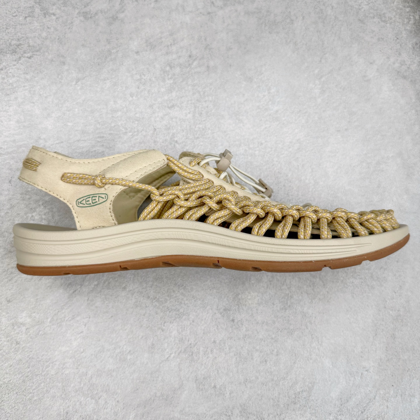 人气户外休闲鞋品牌-科恩Keen Uneek Flat-M 平底编织弹力穿搭溯溪涉水休闲户外凉鞋 #外贸订单出口品质#采用进口机台编制两根尼龙绳组成鞋面(快干衬里原料!!)#原装轻量级EVA中底缓震材质组合防滑橡胶外底部 夏季潮鞋,文青界的凉鞋至尊 都市机能户外品牌 KEEN 向来积极为其旗下大热鞋款 UNEEK 推出联名款，后跟为全封闭设计，快干衬里，HIGH-TRACTION橡胶外底，及轻量级EVA中底，达到轻量缓震的同时减轻重量。尺码：35 36 37 38 40 41 42 43 44 45-选品中心