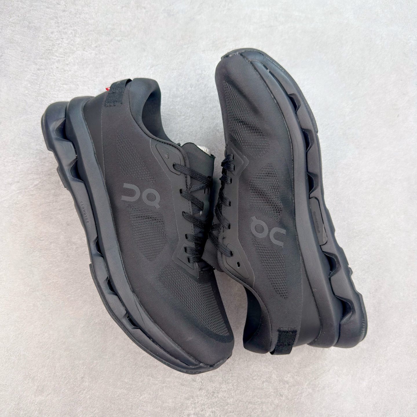 图片[3]-On昂跑 Cloudzone 柔软舒适防滑耐磨低帮休闲跑步鞋 昂跑运动品牌 开创于2010年 缓震着陆、强效回弹、轻柔质感的设计构思始终是ON研制关键 与此同时基于“为全球提供革新性的跑步感受”信念 陆续推出了多款跑鞋及其以专业运动人体跑步工程学为设计关键的功能性跑步服饰设备 让跑者不费力气地畅快畅跑 尺码：36 36.5 37.5 38 38.5 39 40 40.5 41 42 42.5 43 44 44.5 45-选品中心