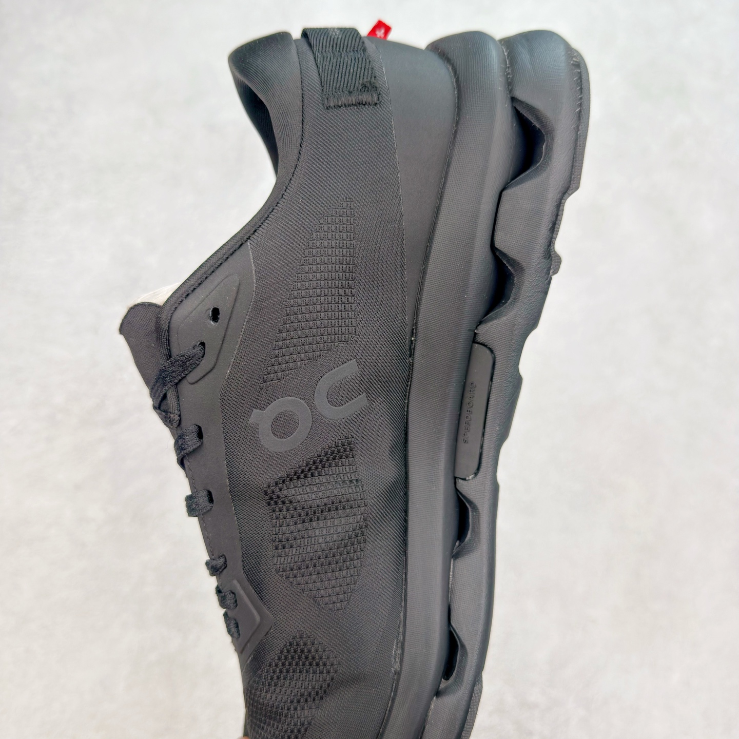 图片[7]-On昂跑 Cloudzone 柔软舒适防滑耐磨低帮休闲跑步鞋 昂跑运动品牌 开创于2010年 缓震着陆、强效回弹、轻柔质感的设计构思始终是ON研制关键 与此同时基于“为全球提供革新性的跑步感受”信念 陆续推出了多款跑鞋及其以专业运动人体跑步工程学为设计关键的功能性跑步服饰设备 让跑者不费力气地畅快畅跑 尺码：36 36.5 37.5 38 38.5 39 40 40.5 41 42 42.5 43 44 44.5 45-选品中心