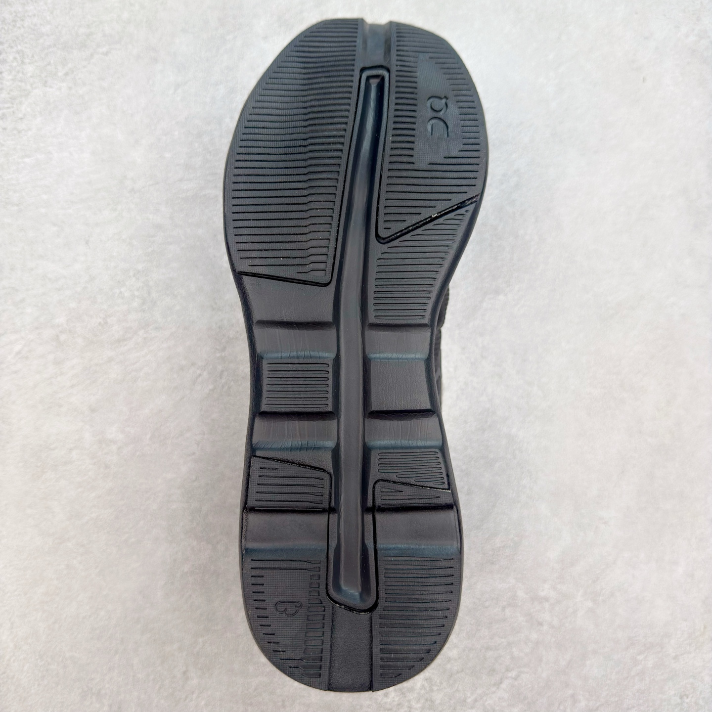 图片[9]-On昂跑 Cloudzone 柔软舒适防滑耐磨低帮休闲跑步鞋 昂跑运动品牌 开创于2010年 缓震着陆、强效回弹、轻柔质感的设计构思始终是ON研制关键 与此同时基于“为全球提供革新性的跑步感受”信念 陆续推出了多款跑鞋及其以专业运动人体跑步工程学为设计关键的功能性跑步服饰设备 让跑者不费力气地畅快畅跑 尺码：36 36.5 37.5 38 38.5 39 40 40.5 41 42 42.5 43 44 44.5 45-选品中心