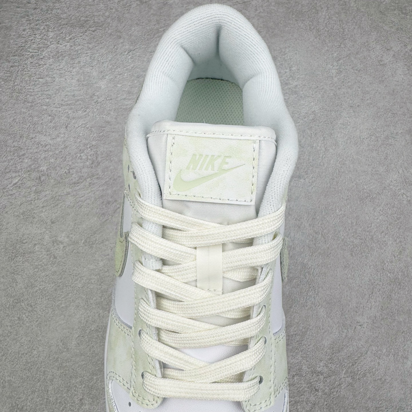 图片[5]-＃YC纯原 NK Dunk Low 翡翠绿 IB4647-131实力大厂出品 新配色陆续开发 利润个位数只为口碑 全套原纸板楦头开发 确保原汁原味 完美呈现DUNK版型 一比一鞋头弧度高度鞋身弧度 此版本只针对中端市场 皮料材质有所更替 其他数据细节工艺流程均保持一致 绝不口嗨 细节品控鞋型随意对比 独家私模官方第六代原厂航空铝磨具打磨大底 鞋头坡度极致还原 无解鞋型 原盒原配 圈内天花板工艺 原厂玻璃冲刀 超高清洁度 全鞋零毛边皮料切割 原厂中底布点胶 中底布拉帮走线遵循公司 尺码：36 36.5 37.5 38 38.5 39 40 40.5 41 42 42.5 43 44 44.5 45 46-选品中心