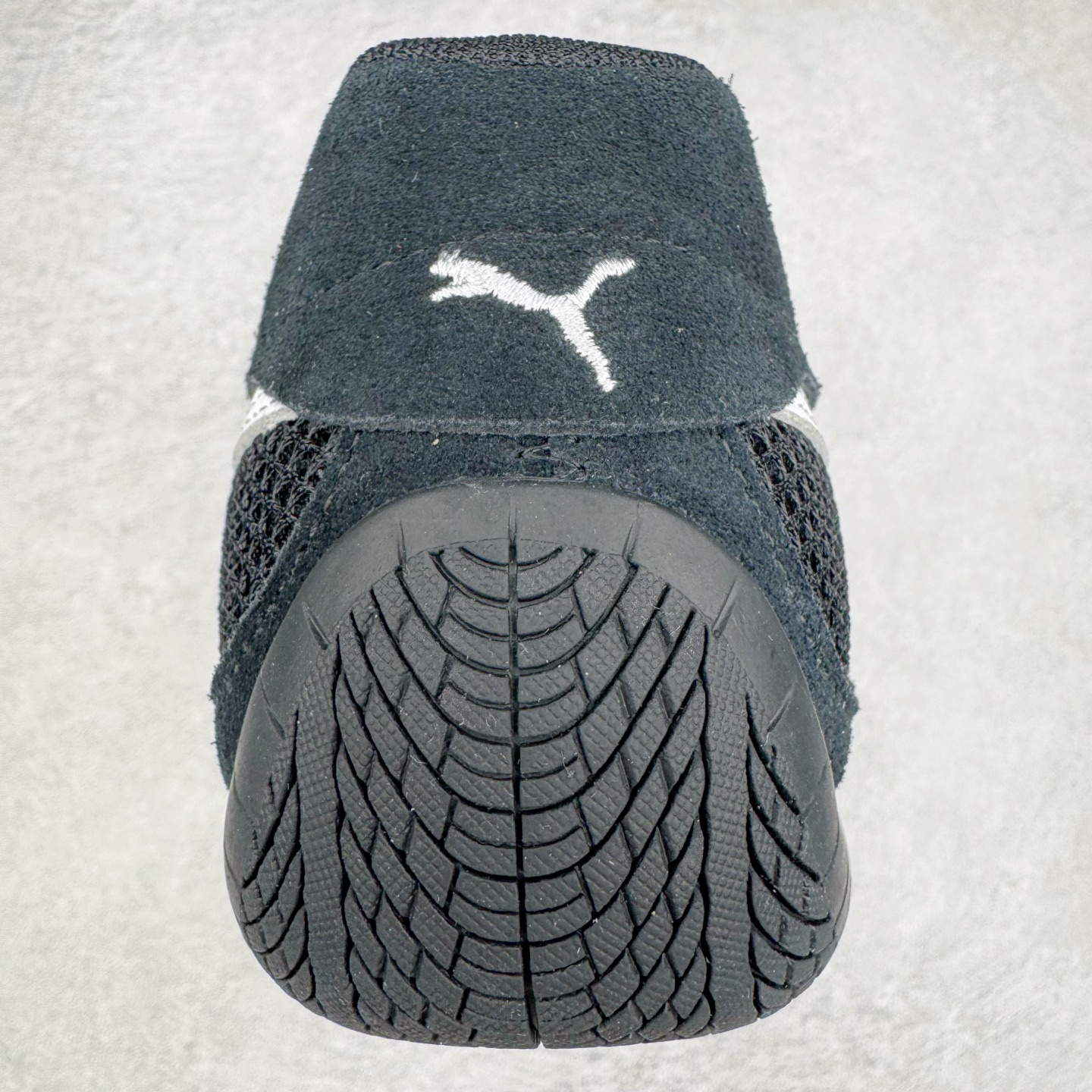 图片[8]-＃HP纯原 PUMA Speedcat Ballerina 彪马柔软舒适防滑耐磨低帮生活休闲鞋芭蕾舞鞋单鞋玛丽珍鞋 这次，PUMA决定再对Speedcat来一次创新，以芭蕾舞鞋为灵感，将芭蕾舞鞋的灵动与轻盈感与赛车鞋融为一体，带来极具个性的全新鞋款Speedcat Ballerina。Speedcat Ballerina由Speedcat去除鞋舌、鞋带以及部分鞋侧位打造而成，鞋带部分被改为如同芭蕾鞋般的交叉弹性带，PUMA的标志依旧设计于鞋侧旁，整个鞋款外观变得更加优雅。Speedcat Ballerina 还汲取了赛车鞋的抓地设计，配备经典橡胶大底。尺码：36 37 37.5 38 38.5 39 40-选品中心