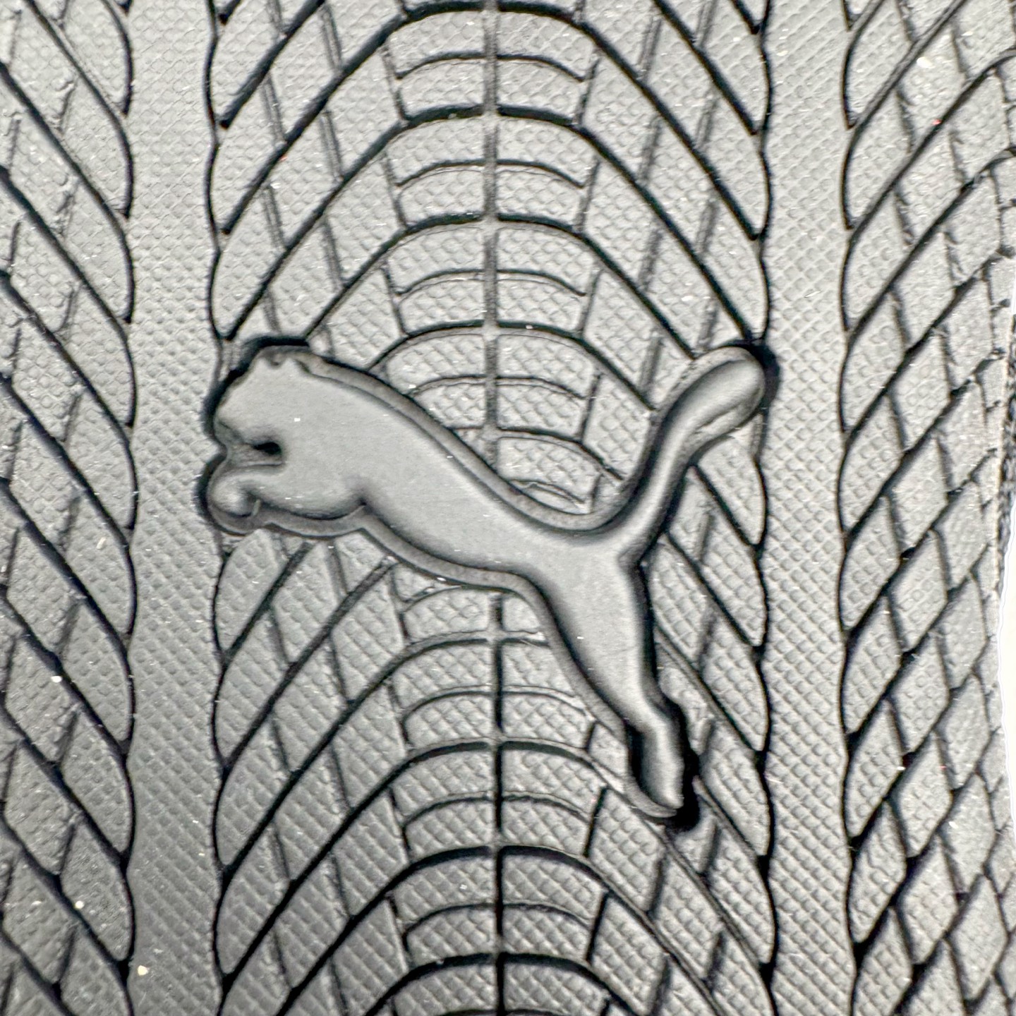 图片[19]-＃HP纯原 PUMA Speedcat Ballerina 彪马柔软舒适防滑耐磨低帮生活休闲鞋芭蕾舞鞋单鞋玛丽珍鞋 这次，PUMA决定再对Speedcat来一次创新，以芭蕾舞鞋为灵感，将芭蕾舞鞋的灵动与轻盈感与赛车鞋融为一体，带来极具个性的全新鞋款Speedcat Ballerina。Speedcat Ballerina由Speedcat去除鞋舌、鞋带以及部分鞋侧位打造而成，鞋带部分被改为如同芭蕾鞋般的交叉弹性带，PUMA的标志依旧设计于鞋侧旁，整个鞋款外观变得更加优雅。Speedcat Ballerina 还汲取了赛车鞋的抓地设计，配备经典橡胶大底。尺码：36 37 37.5 38 38.5 39 40-选品中心