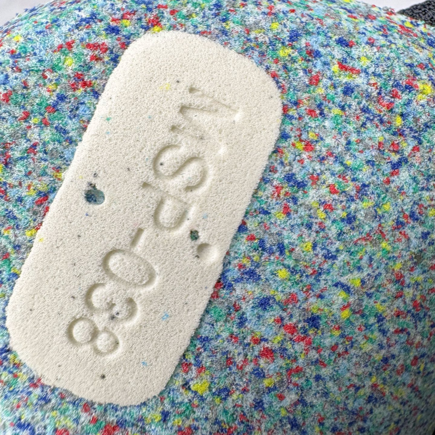 图片[11]-＃HP纯原 PUMA Speedcat Ballerina 彪马柔软舒适防滑耐磨低帮生活休闲鞋芭蕾舞鞋单鞋玛丽珍鞋 这次，PUMA决定再对Speedcat来一次创新，以芭蕾舞鞋为灵感，将芭蕾舞鞋的灵动与轻盈感与赛车鞋融为一体，带来极具个性的全新鞋款Speedcat Ballerina。Speedcat Ballerina由Speedcat去除鞋舌、鞋带以及部分鞋侧位打造而成，鞋带部分被改为如同芭蕾鞋般的交叉弹性带，PUMA的标志依旧设计于鞋侧旁，整个鞋款外观变得更加优雅。Speedcat Ballerina 还汲取了赛车鞋的抓地设计，配备经典橡胶大底。尺码：36 37 37.5 38 38.5 39 40-选品中心