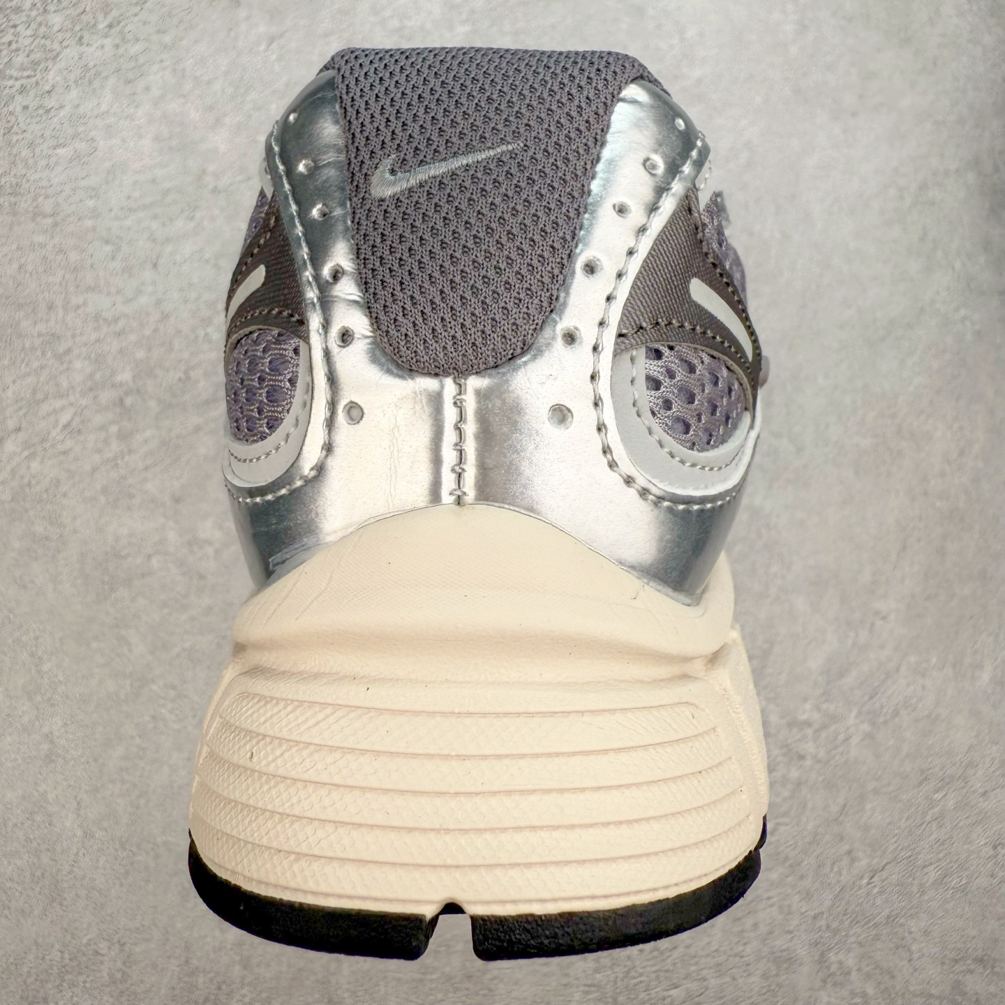 图片[8]-NK V5 RNR 舒适百搭防滑耐磨低帮跑步鞋 HJ5228-003 舒适有型适合日常穿着 该鞋款延续千禧年经典设计搭载泡绵中底 厚实而轻盈匠心细节巧搭立体耐克勾标志焕新演绎复古跑鞋 鞋款从千禧年美学汲取灵感 混搭多种材质突显层次感立体感和传统跑步风范 尺码：36 36.5 37.5 38 38.5 39 40 40.5 41 42 42.5 43 44 44.5 45-选品中心