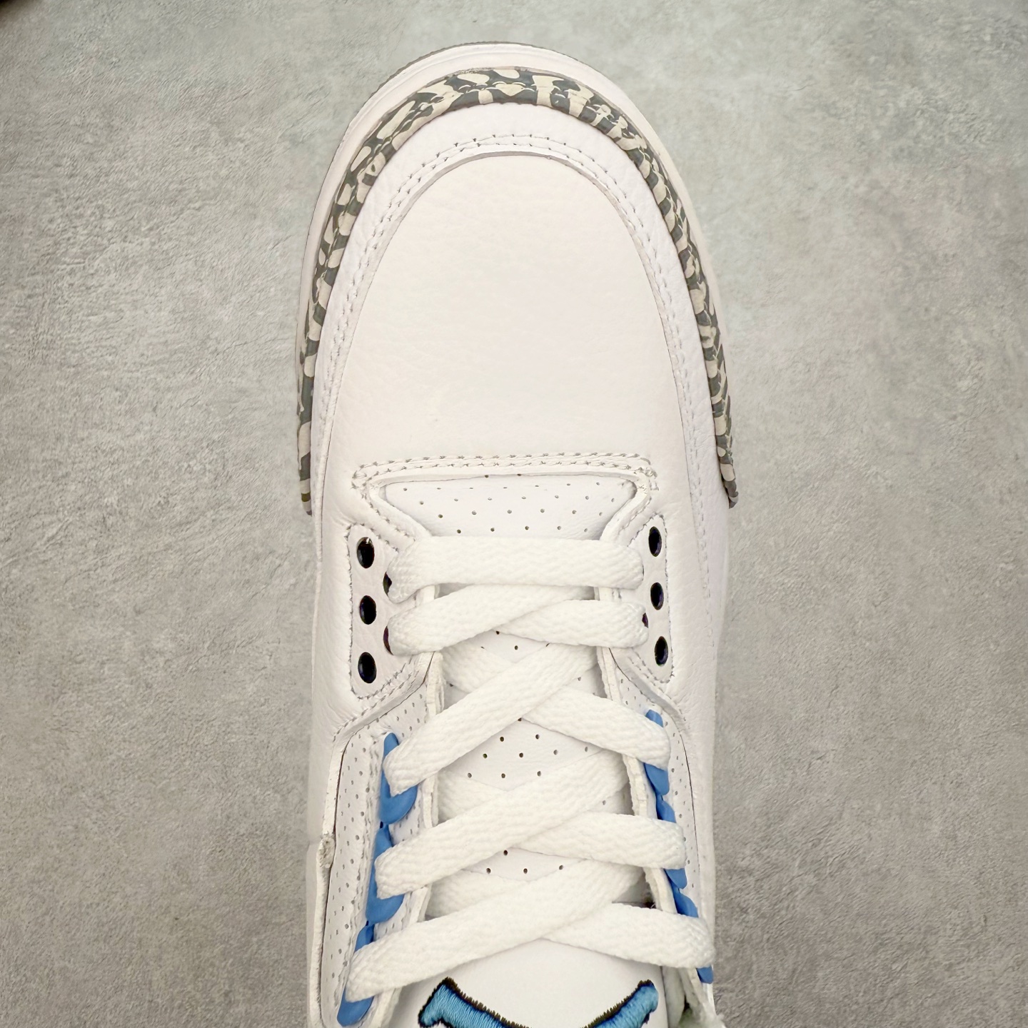 图片[4]-＃FQ福利特价 Air Jordan AJ3 系列 口碑大厂出品 原纸板楦头开发 定制优质皮料 完美鞋型匹配公司货 正确TPU鞋舌锁扣 最新原厂底模 大底卡色咬花完美 鞋柜必备鞋款 终端现货供应 尺码：40 40.5 41 42 42.5 43 44 44.5 45 46-选品中心