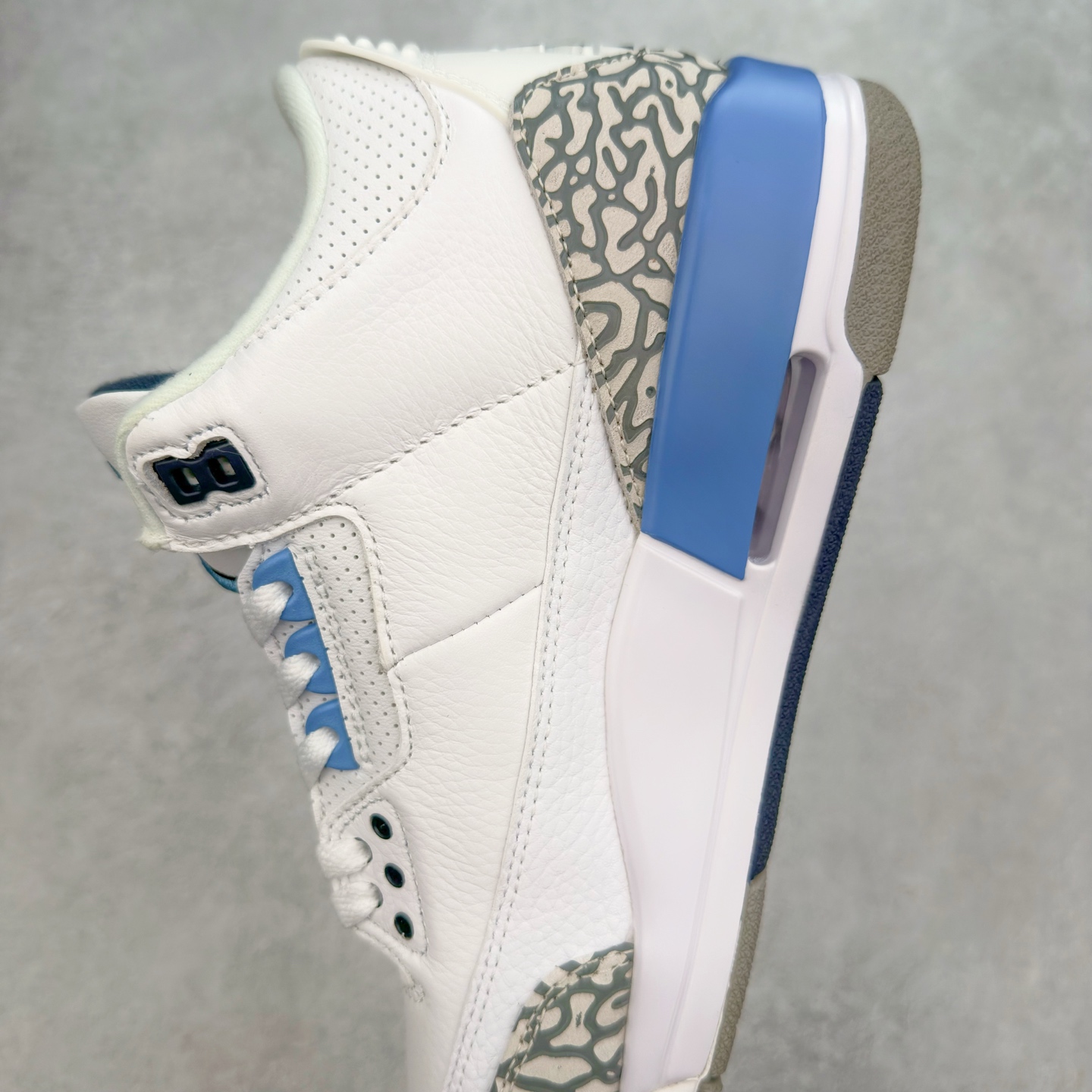 图片[7]-＃FQ福利特价 Air Jordan AJ3 系列 口碑大厂出品 原纸板楦头开发 定制优质皮料 完美鞋型匹配公司货 正确TPU鞋舌锁扣 最新原厂底模 大底卡色咬花完美 鞋柜必备鞋款 终端现货供应 尺码：40 40.5 41 42 42.5 43 44 44.5 45 46-选品中心