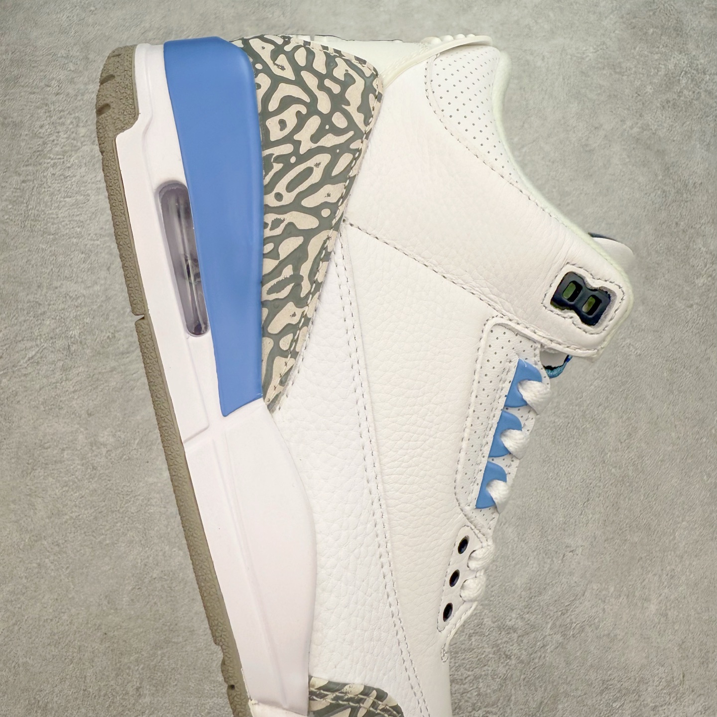 图片[6]-＃FQ福利特价 Air Jordan AJ3 系列 口碑大厂出品 原纸板楦头开发 定制优质皮料 完美鞋型匹配公司货 正确TPU鞋舌锁扣 最新原厂底模 大底卡色咬花完美 鞋柜必备鞋款 终端现货供应 尺码：40 40.5 41 42 42.5 43 44 44.5 45 46-选品中心