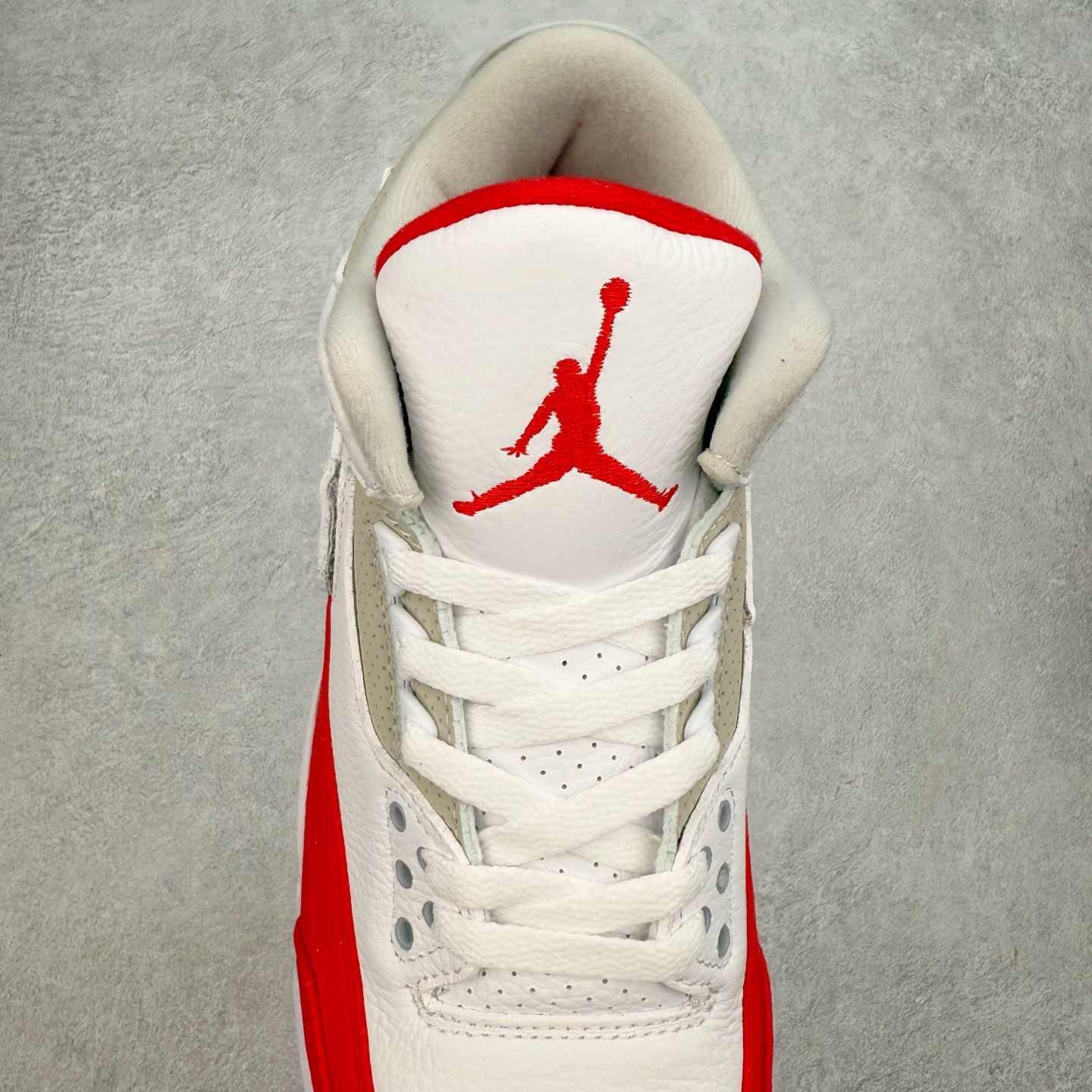 图片[5]-＃FQ福利特价 Air Jordan AJ3 系列 口碑大厂出品 原纸板楦头开发 定制优质皮料 完美鞋型匹配公司货 正确TPU鞋舌锁扣 最新原厂底模 大底卡色咬花完美 鞋柜必备鞋款 终端现货供应 尺码：40 40.5 41 42 42.5 43 44 44.5 45 46-选品中心